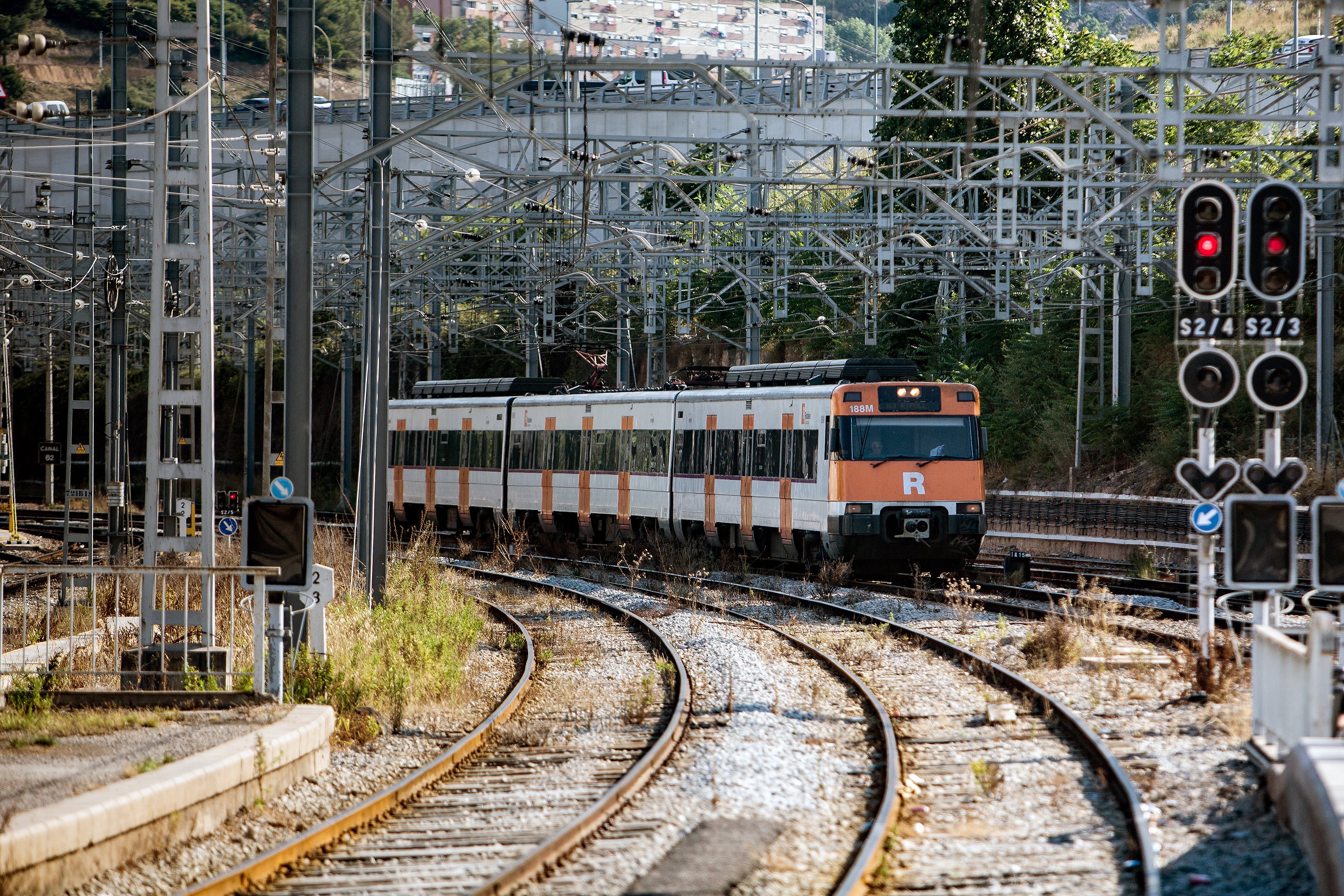 rodalies de catalunya tren vies infraestructures montcada i reixach bifurcacio estacio - Carles Palacio
