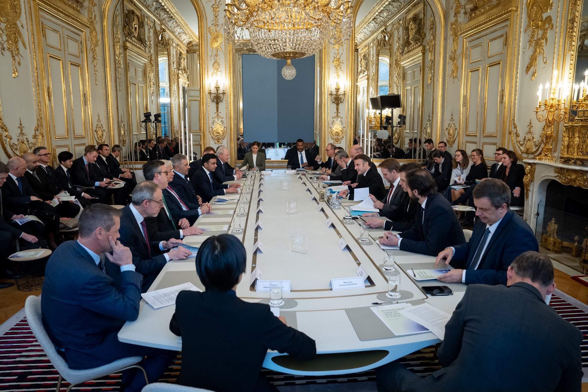 Francia, China y la India firman una IA "ética", sin Estados Unidos ni Reino Unido