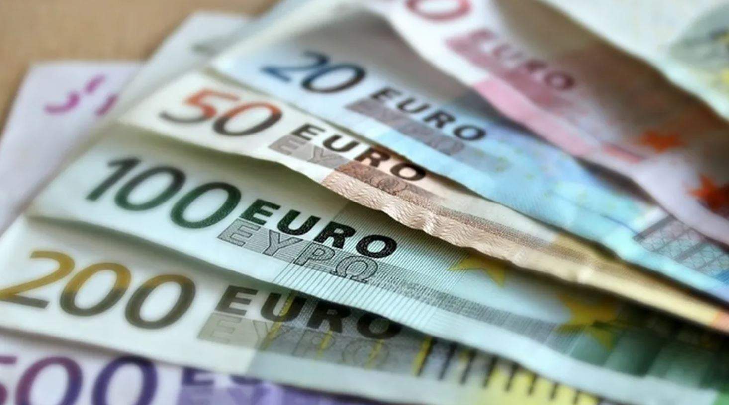 Milionari per 90 minuts: l'insòlit error d'un banc amb 81 bilions de transferència