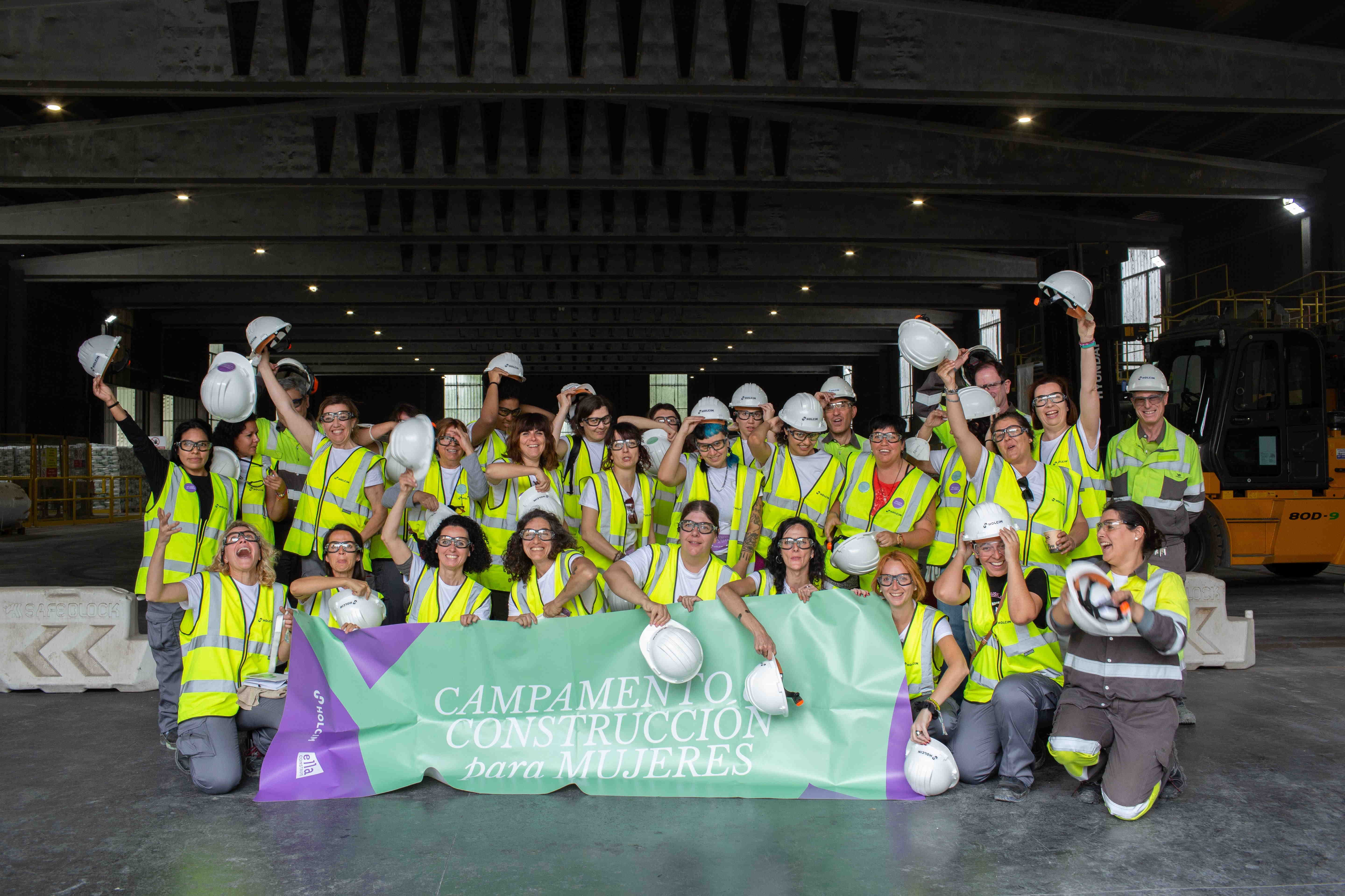 EuropaPress 6088476 holcim espana ella construye celebraran castilla la mancha campamento