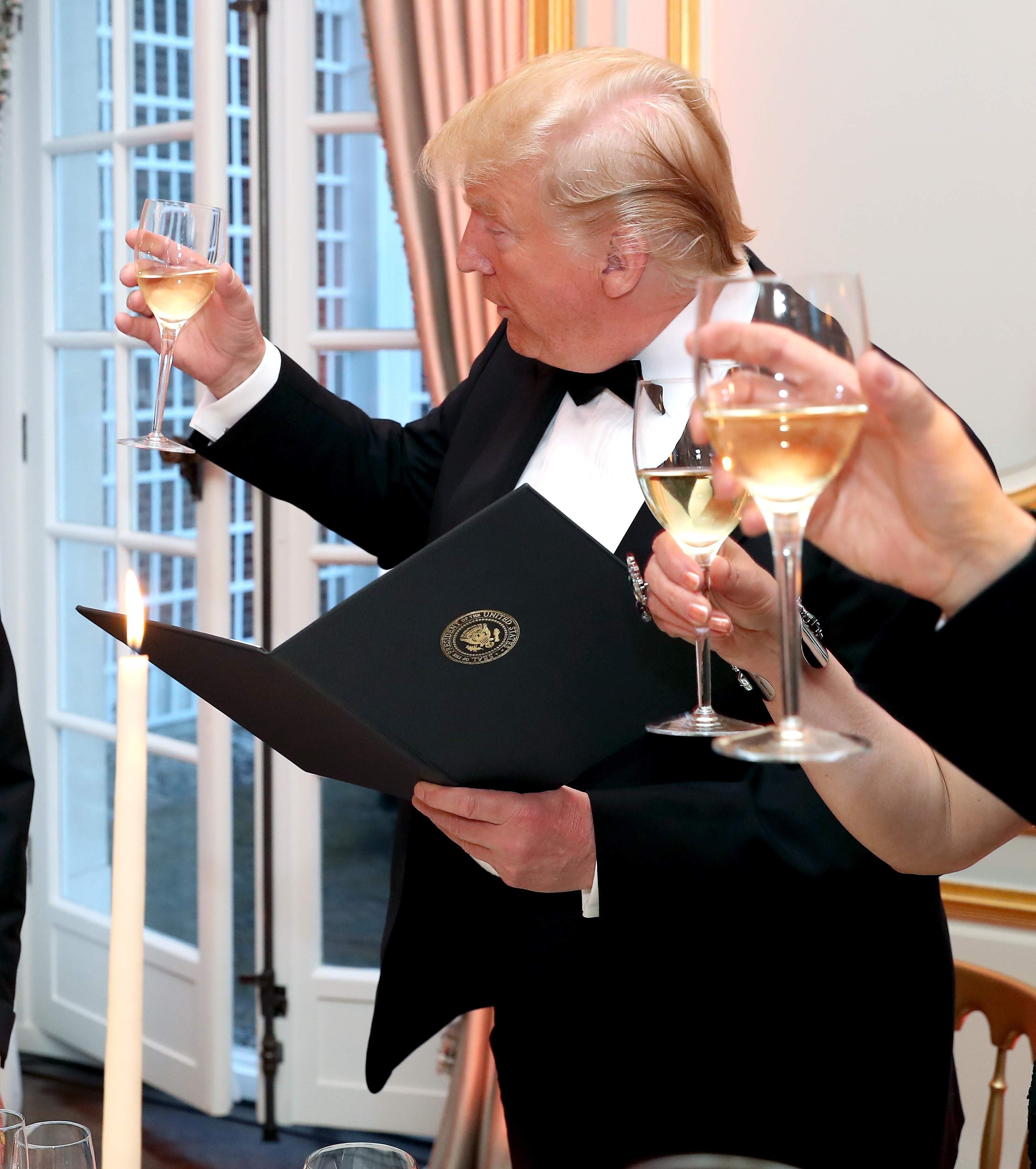 Trump amenaza a la UE con aranceles del 200% al vino, cava y bebidas alcohólicas