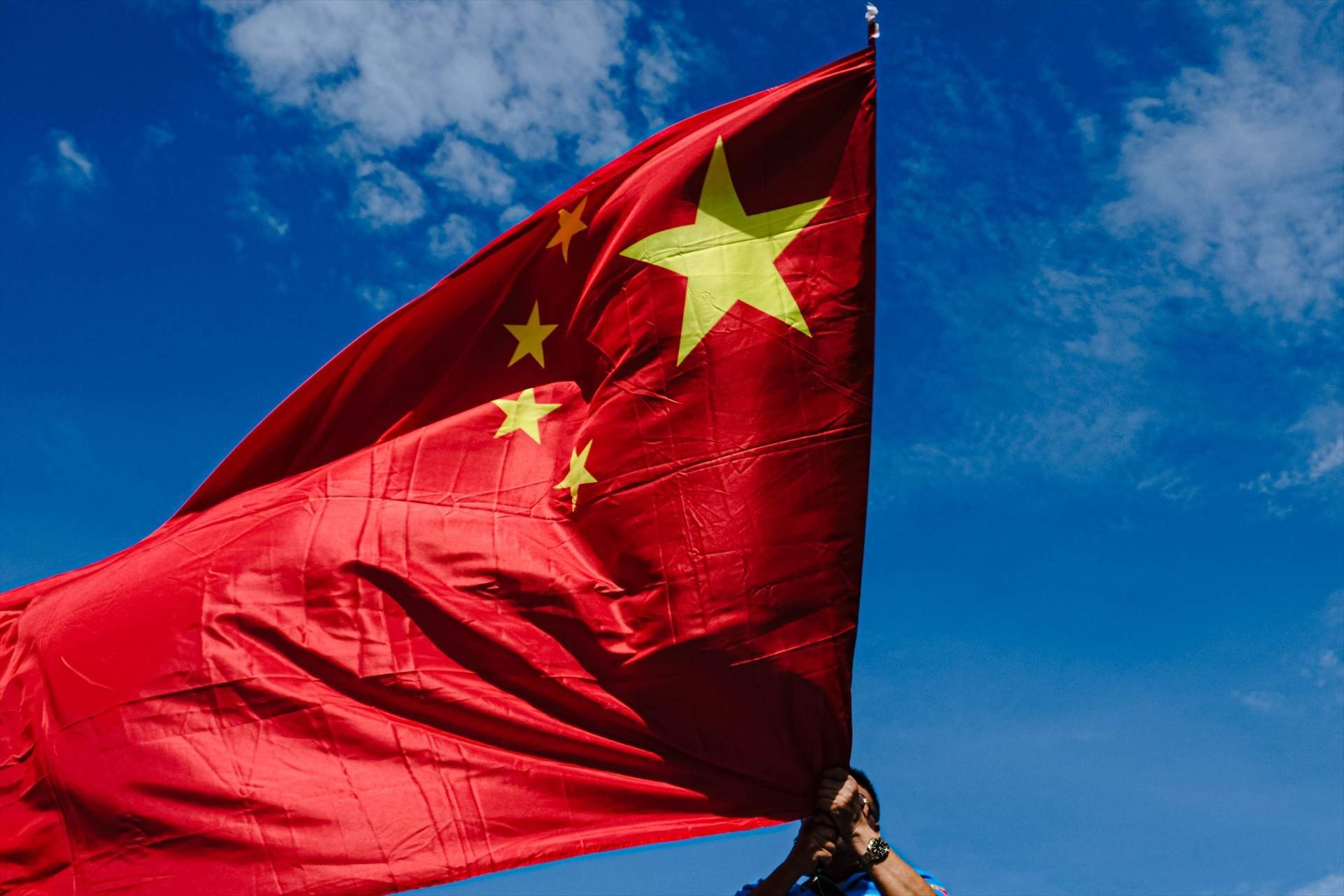 China exige a EEUU abandonar la guerra arancelaria tras el viernes negro