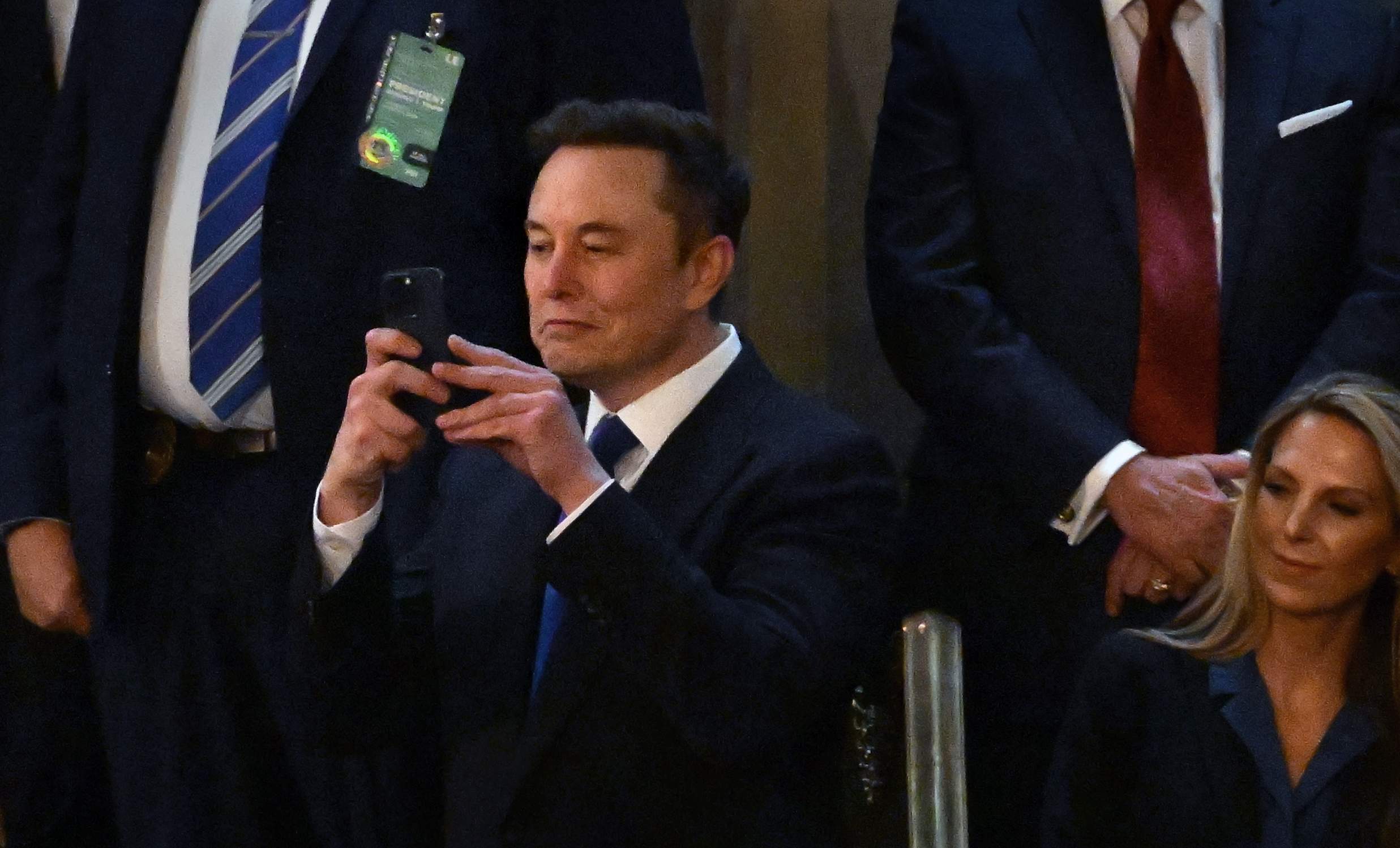 Musk inclourà un nou verificador a X fet amb el que digui la seva IA