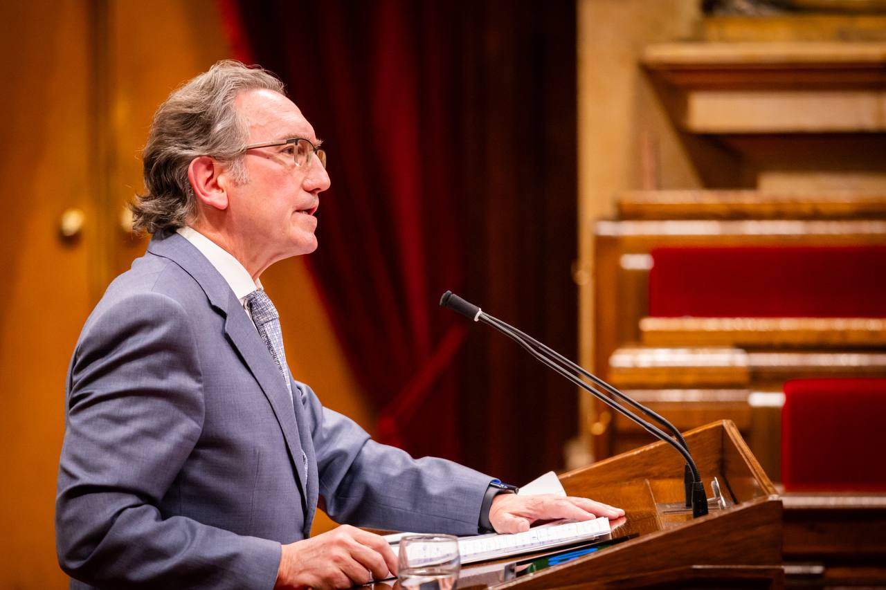 Giró censura al Govern por pagar con dinero público el cajero móvil y que no lo hagan los bancos