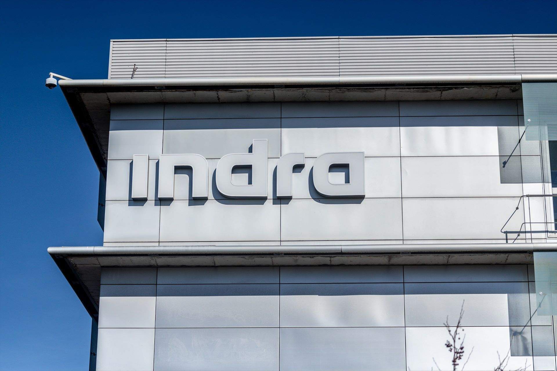 Indra guanya un 3% menys fins al març, però eleva els seus ingressos un 4%