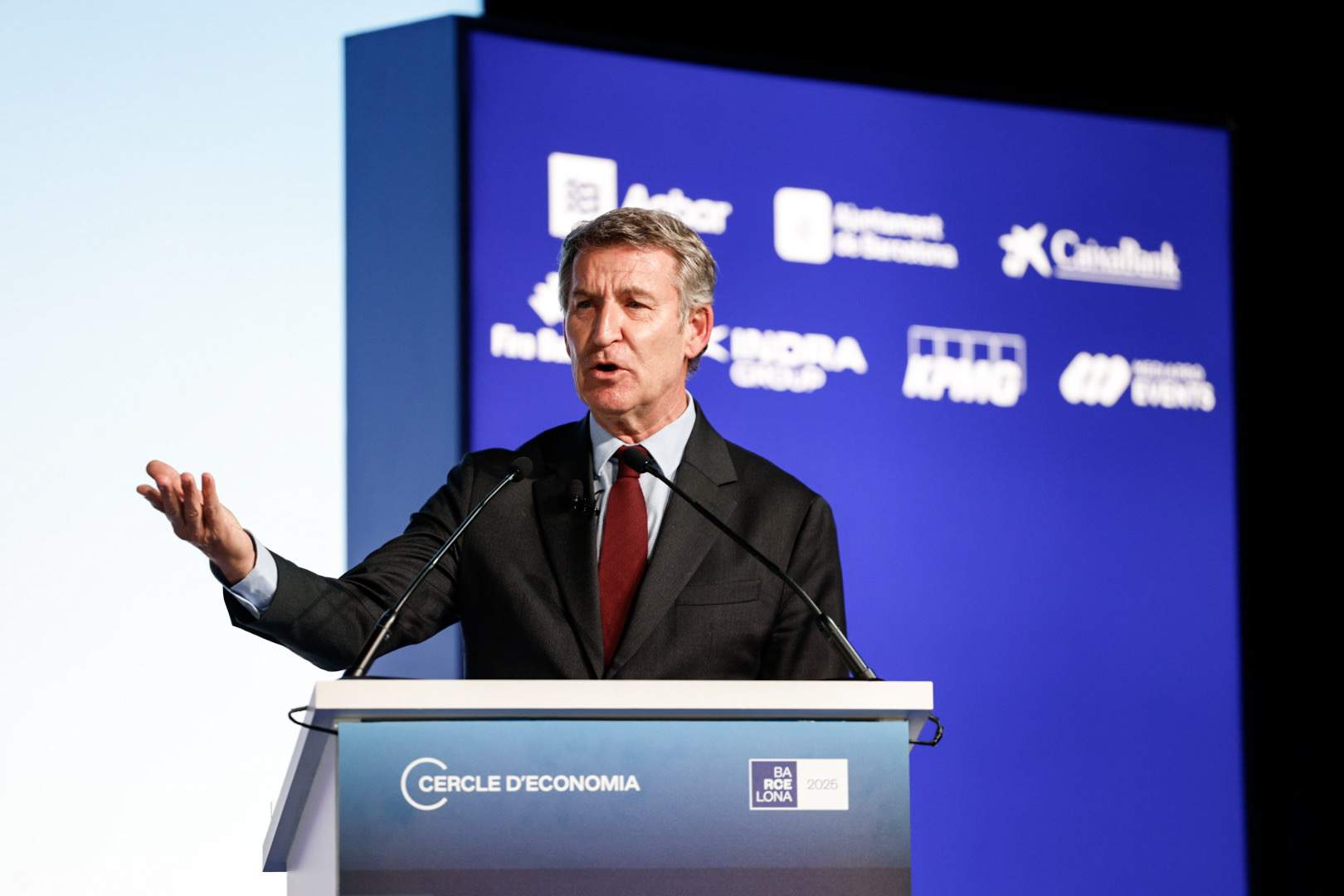 Feijóo ataca la consulta de Sánchez sobre l'opa al Sabadell i augura litigis contra l'Estat