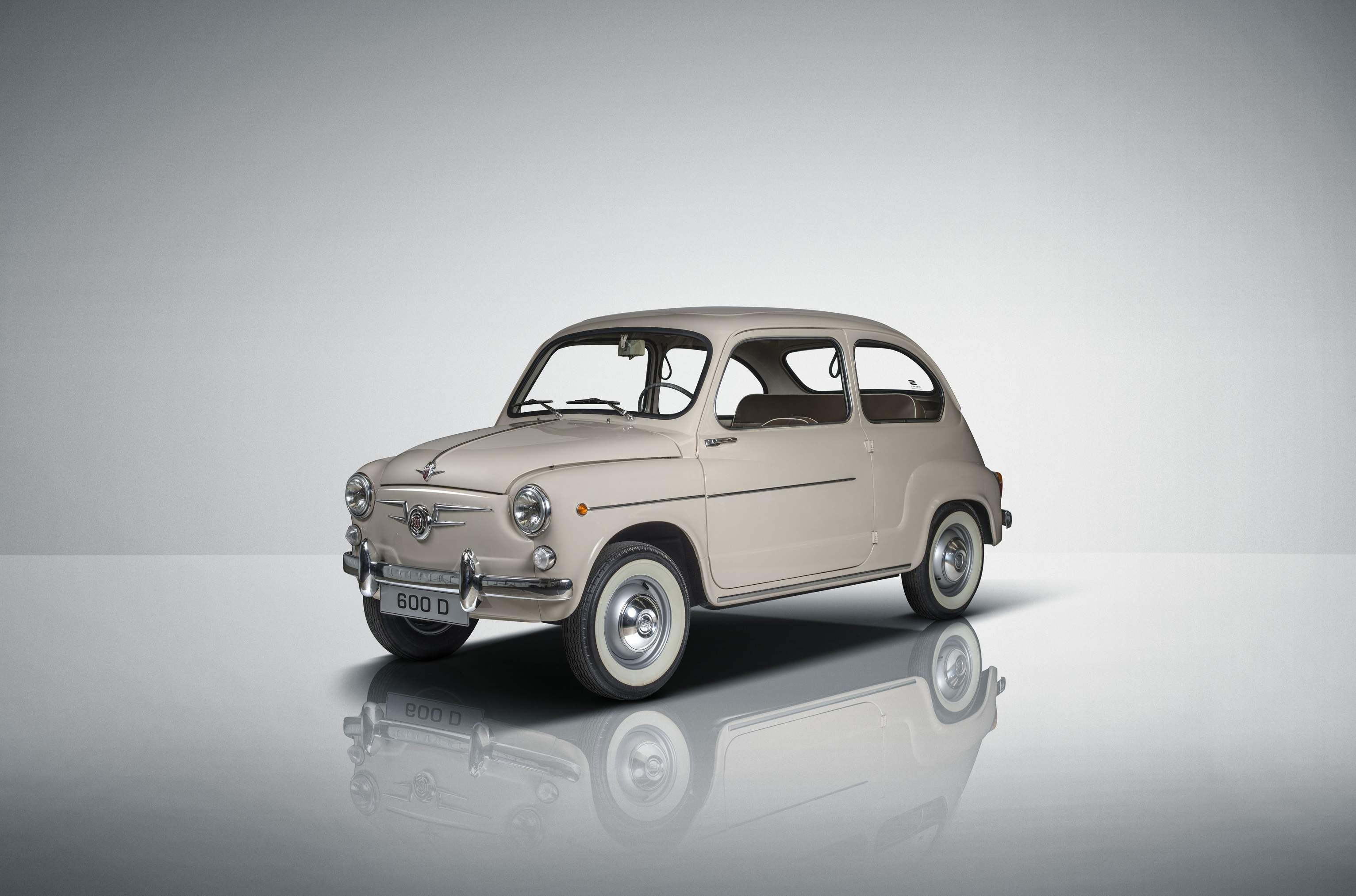 Seat conmemora sus 75 años con una exposición de coches emblemáticos: del 600 al Ibiza y al Cupra Raval
