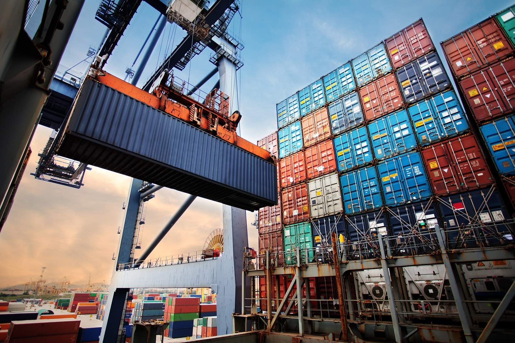 Expedición de contenedores para la exportación. Europa Press