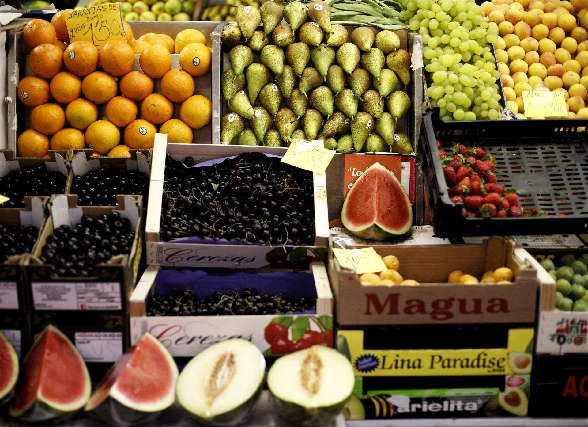 Naranjas, manzanas y cebollas, los alimentos básicos que más suben en mayo