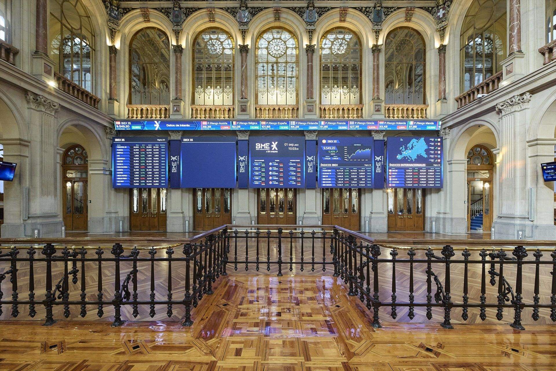 El Ibex-35 sube un 0,1% al cierre, pero se atasca en los 14.100, a pesar del varapalo a los aranceles de EEUU