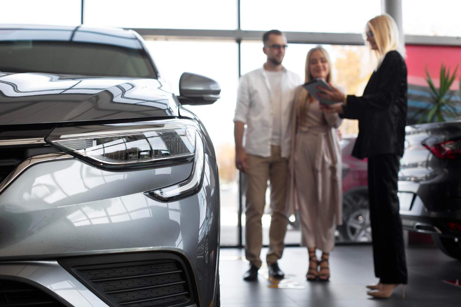 Les vendes de turismes creixen un 18% al maig, però Tesla cau un 28%
