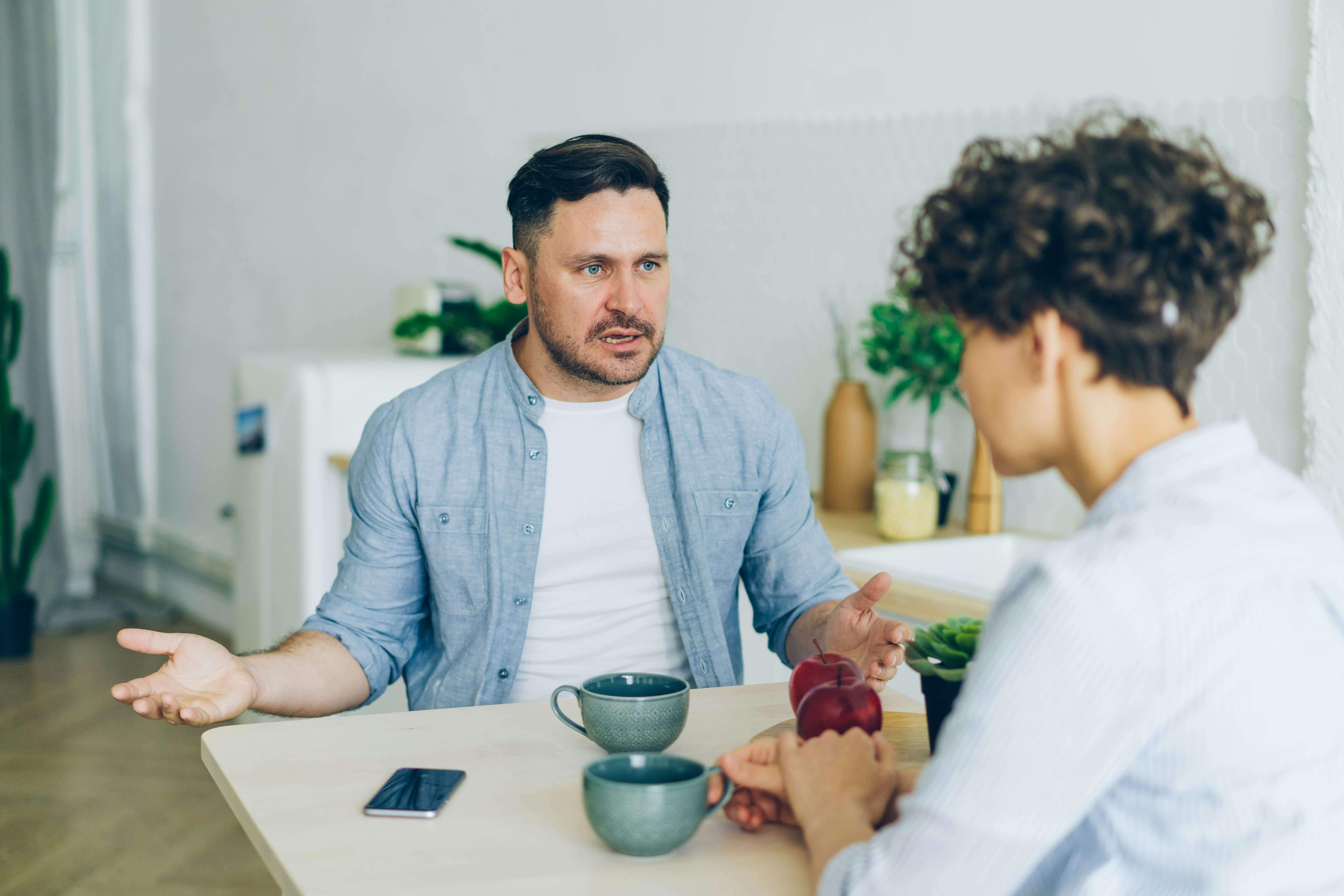 ¿Hay que pagar pensión a tu expareja tras un divorcio? Lo que dice la ley