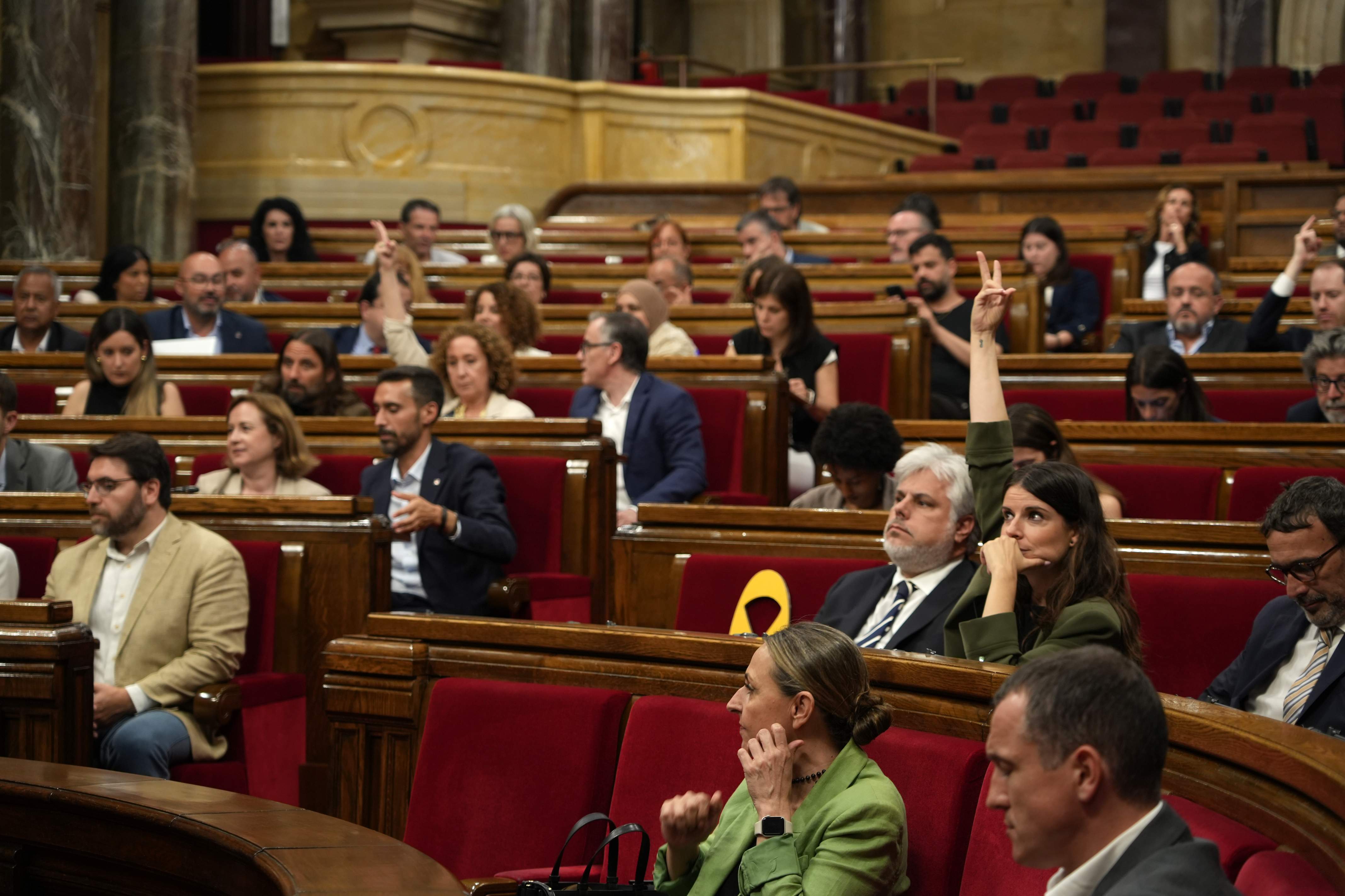 El Parlament, contra l'opa al Sabadell: reclama al govern espanyol que la impedeixi