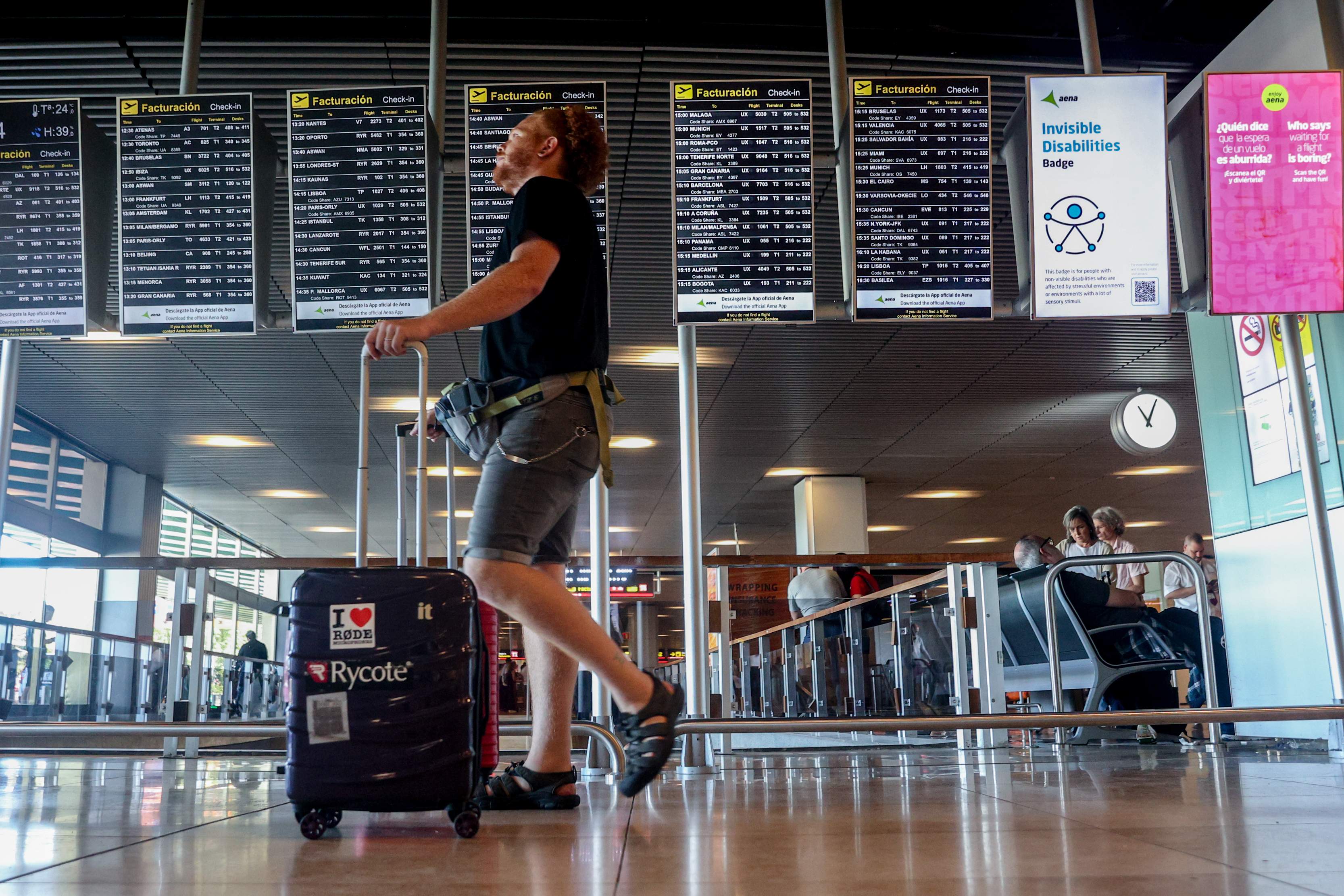 La UE apoya que las aerolíneas cobren por el equipaje de mano de tamaño razonable La UE apoya que las aerolíneas cobren por el equipaje de mano de tamaño razonable