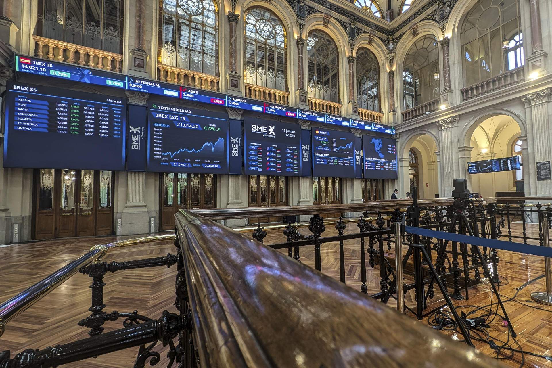 L'Ibex-35 obre en negatiu per les tensions geopolítiques i pendent de la Fed