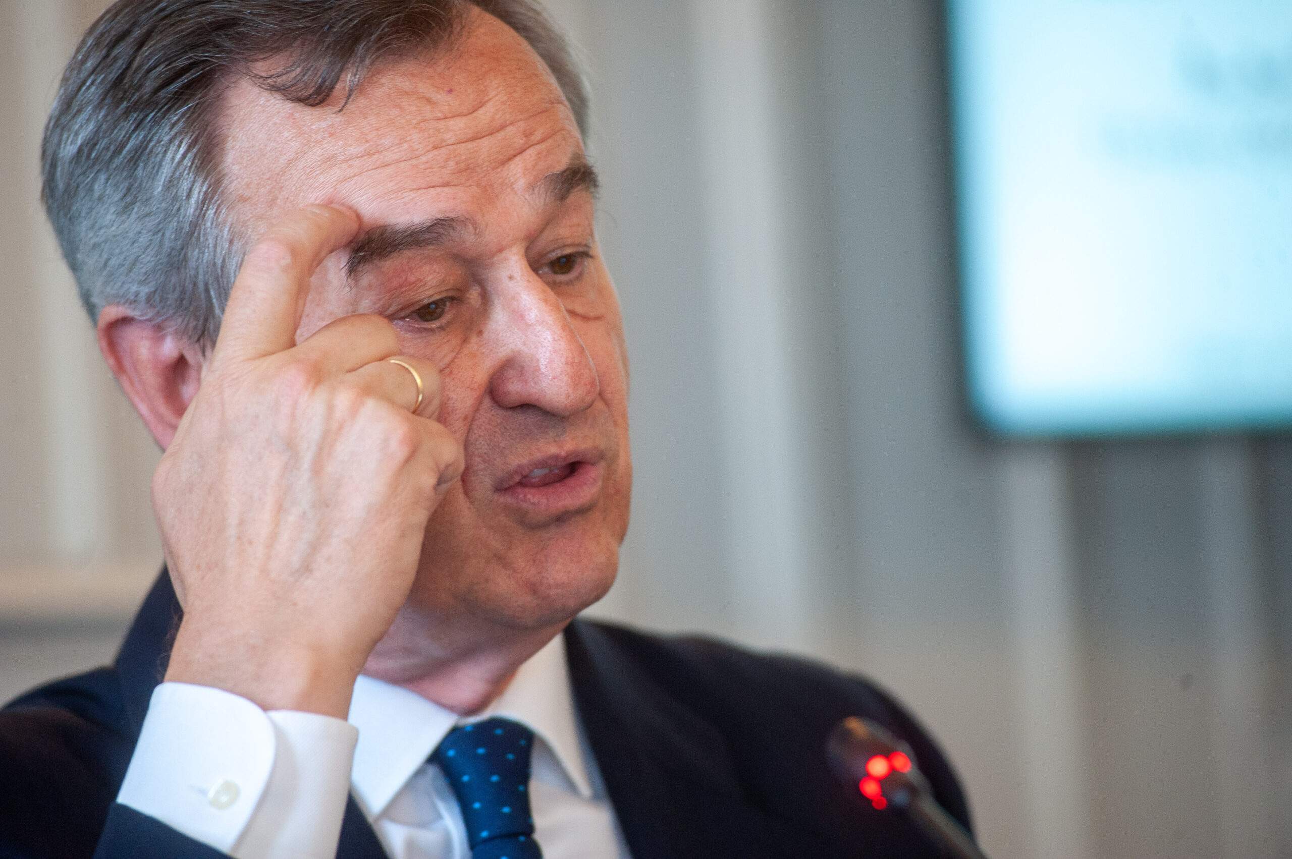 Sabadell advierte a sus pequeños accionistas: el 90% pagará a Hacienda si acude a la opa