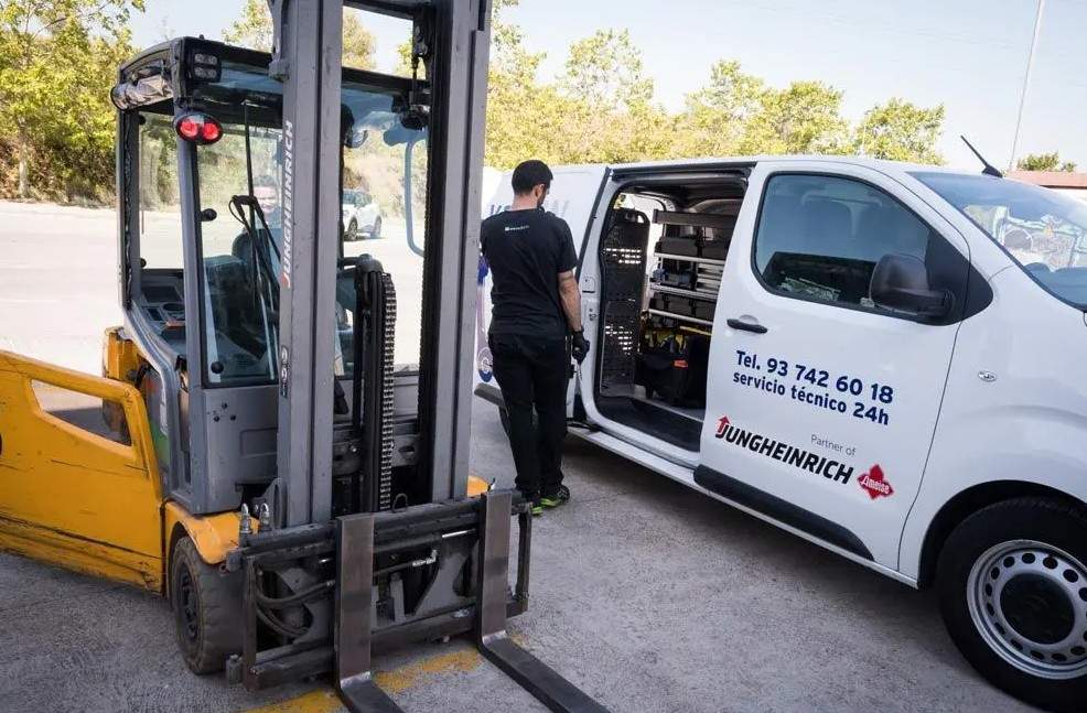 Las carretillas de Eleva BCN afrontan la expansión ganando espacio en Mercabarna Las carretillas de Eleva BCN afrontan la expansión ganando espacio en Mercabarna