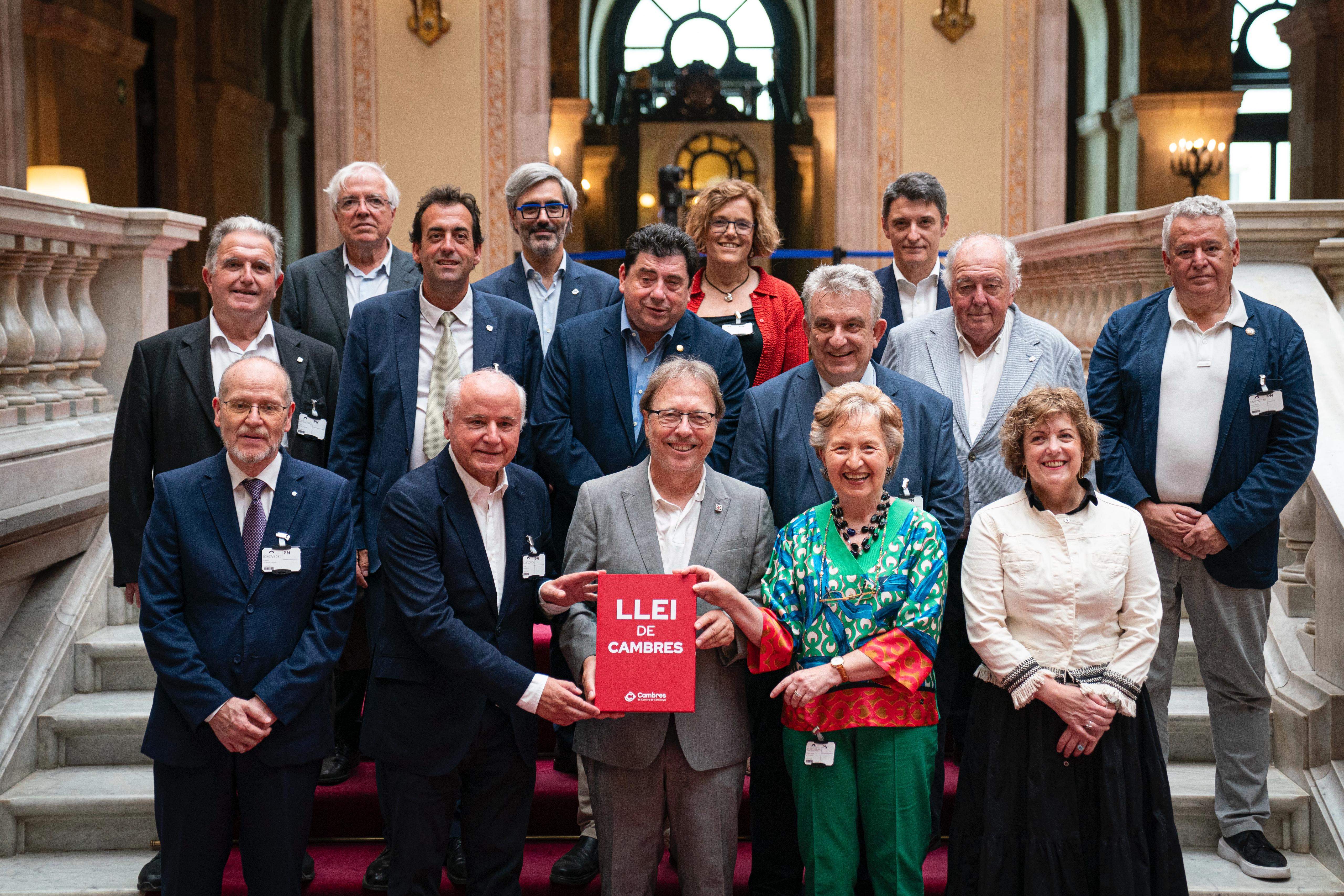 La Llei de Cambres catalana arriba al Parlament