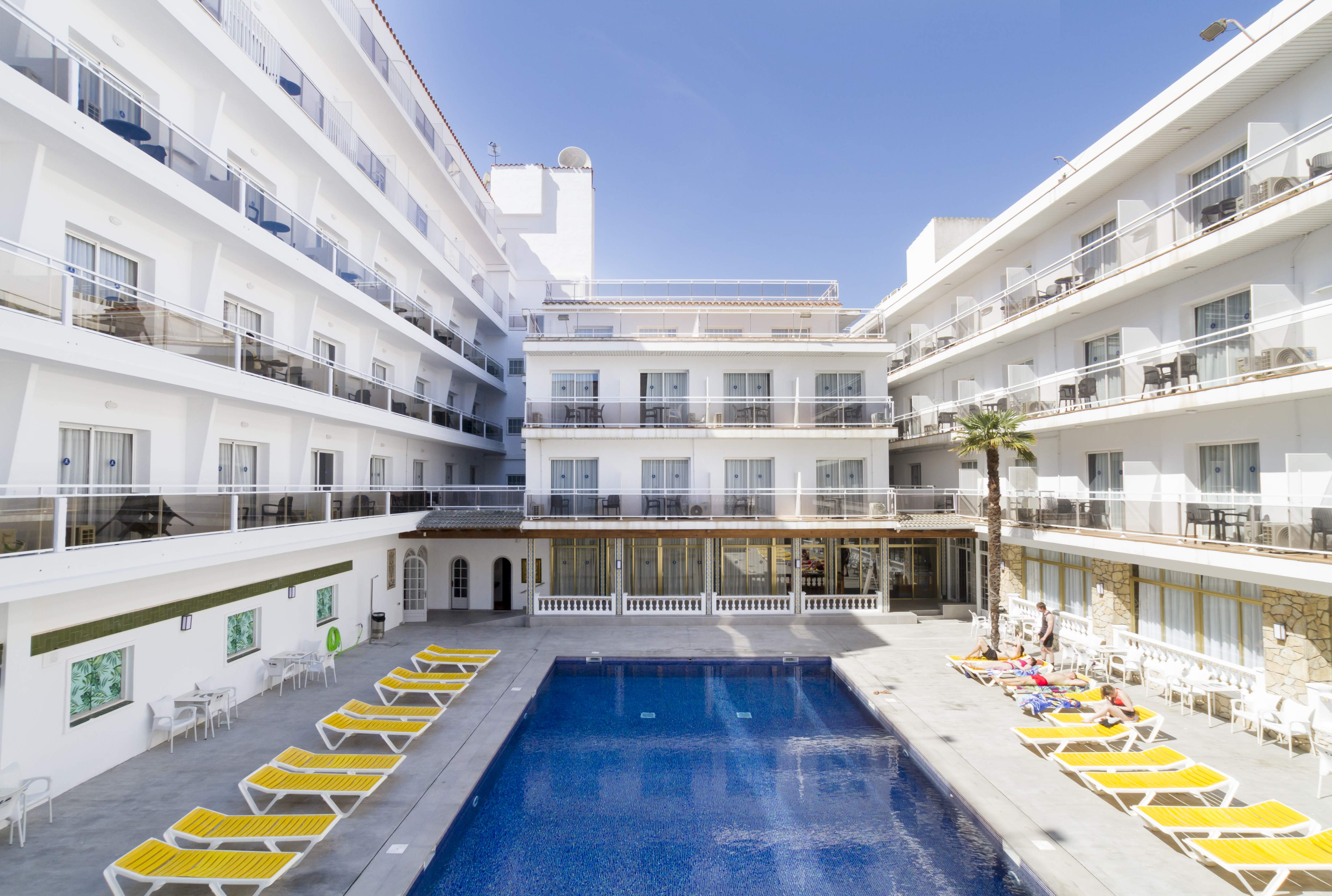 La cadena hotelera Ibersol farà el salt a les Canàries i posa rumb a les 3.000 habitacions La cadena hotelera Ibersol farà el salt a les Canàries i posa rumb a les 3.000 habitacions