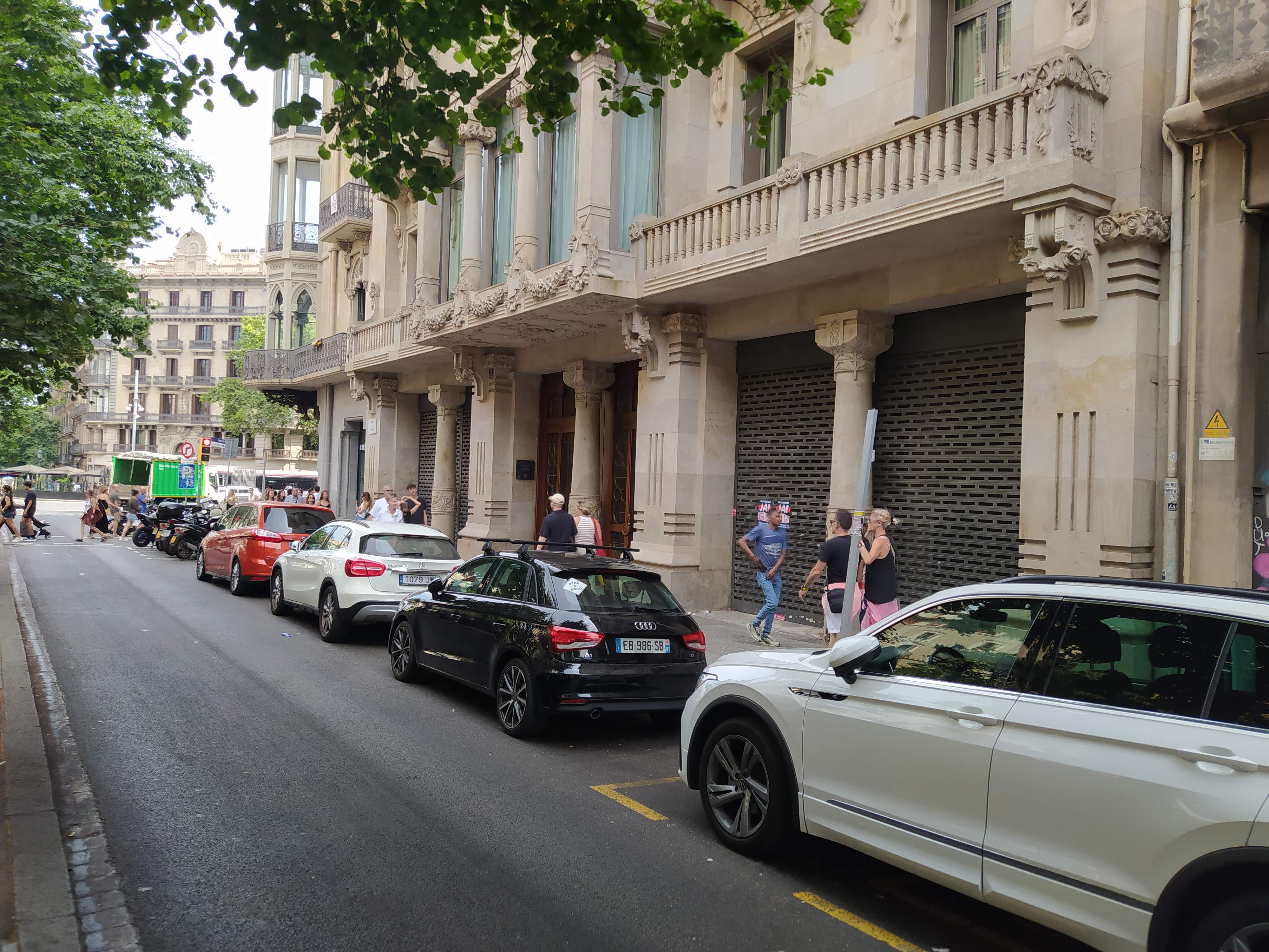 Nueva vida en la antigua Conselleria de Economía: Núñez y Navarro alquila el local del polémico súper 24H