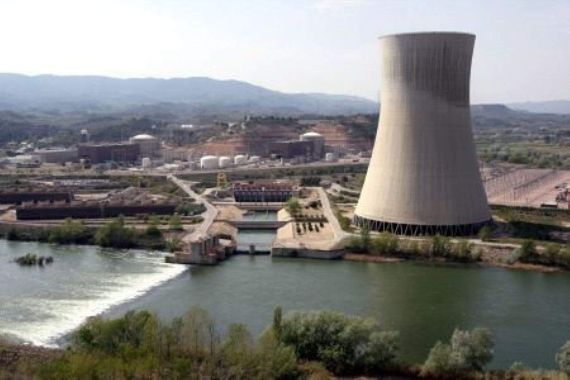 Endesa i Iberdrola proposen endarrerir el tancament d'Ascó i dues centrals nuclears més