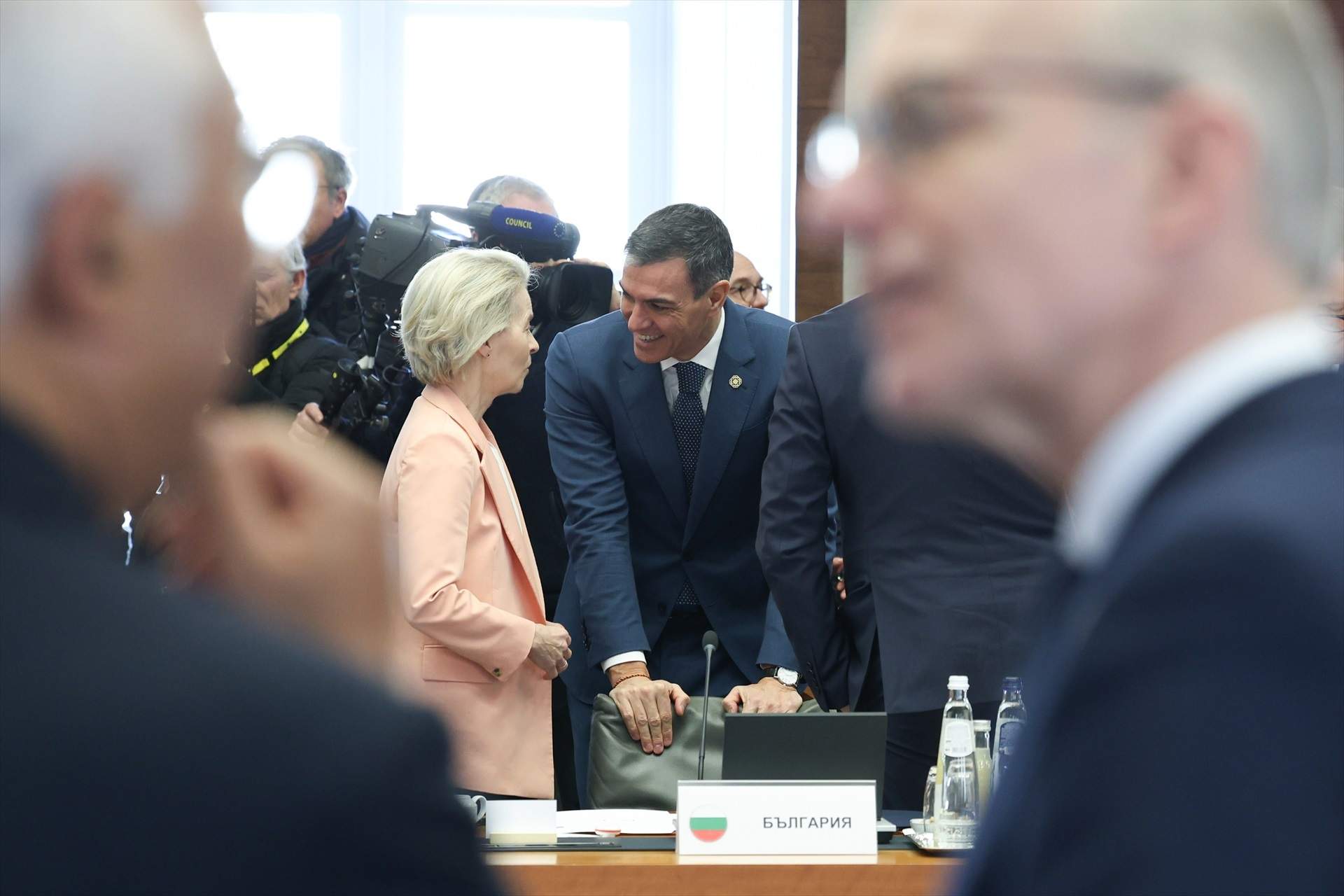 La UE respon en bloc en contra dels aranzels i aposta per mantenir les negociacions