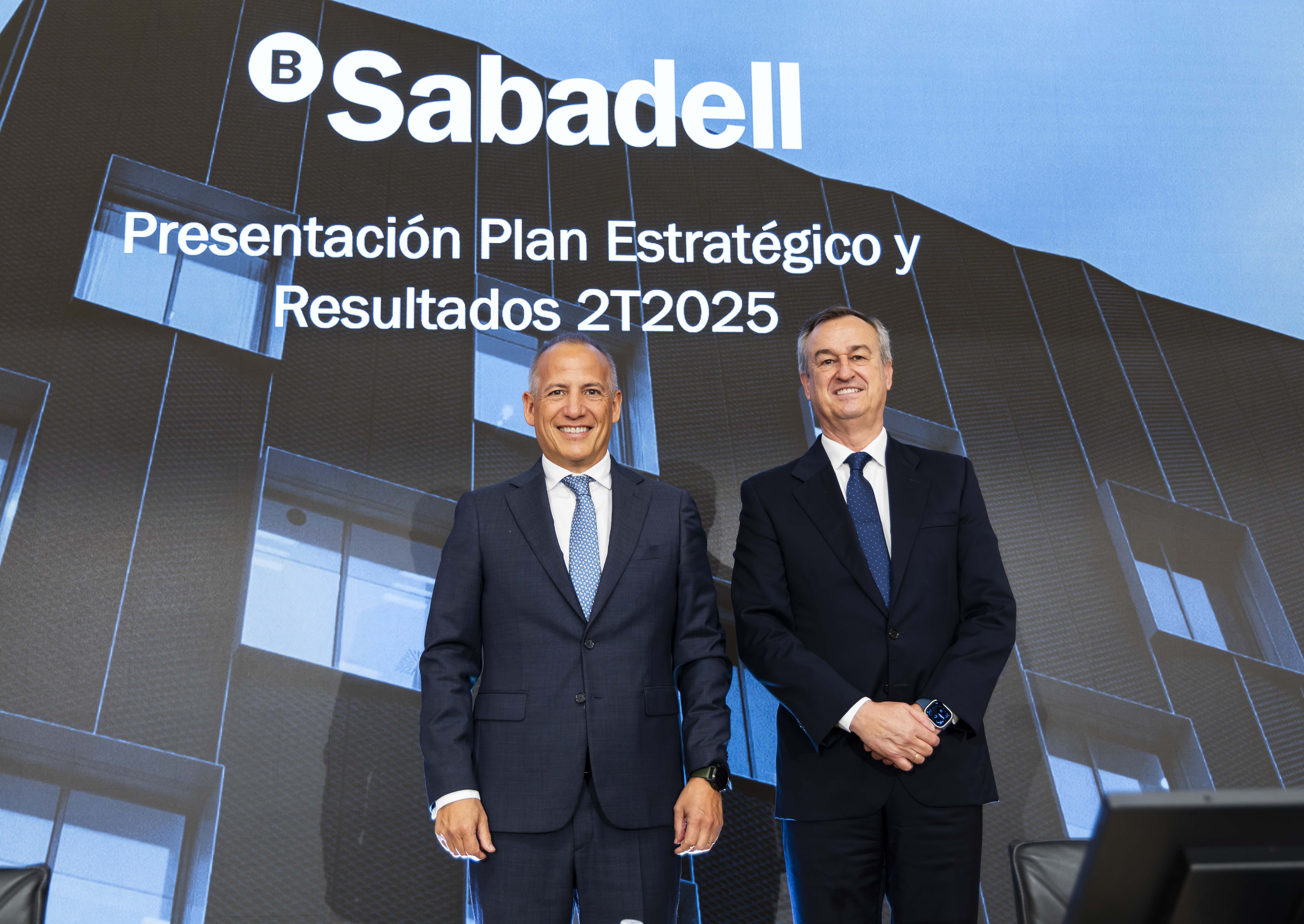 El Sabadell retalla més de 500 llocs de treball a TSB abans de la seva venda