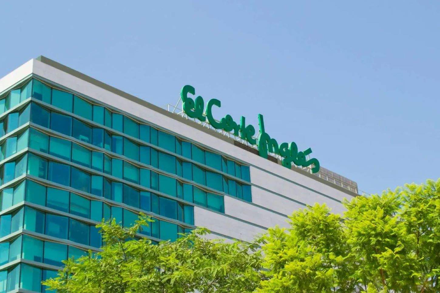 el corte ingles exterior centro comercial