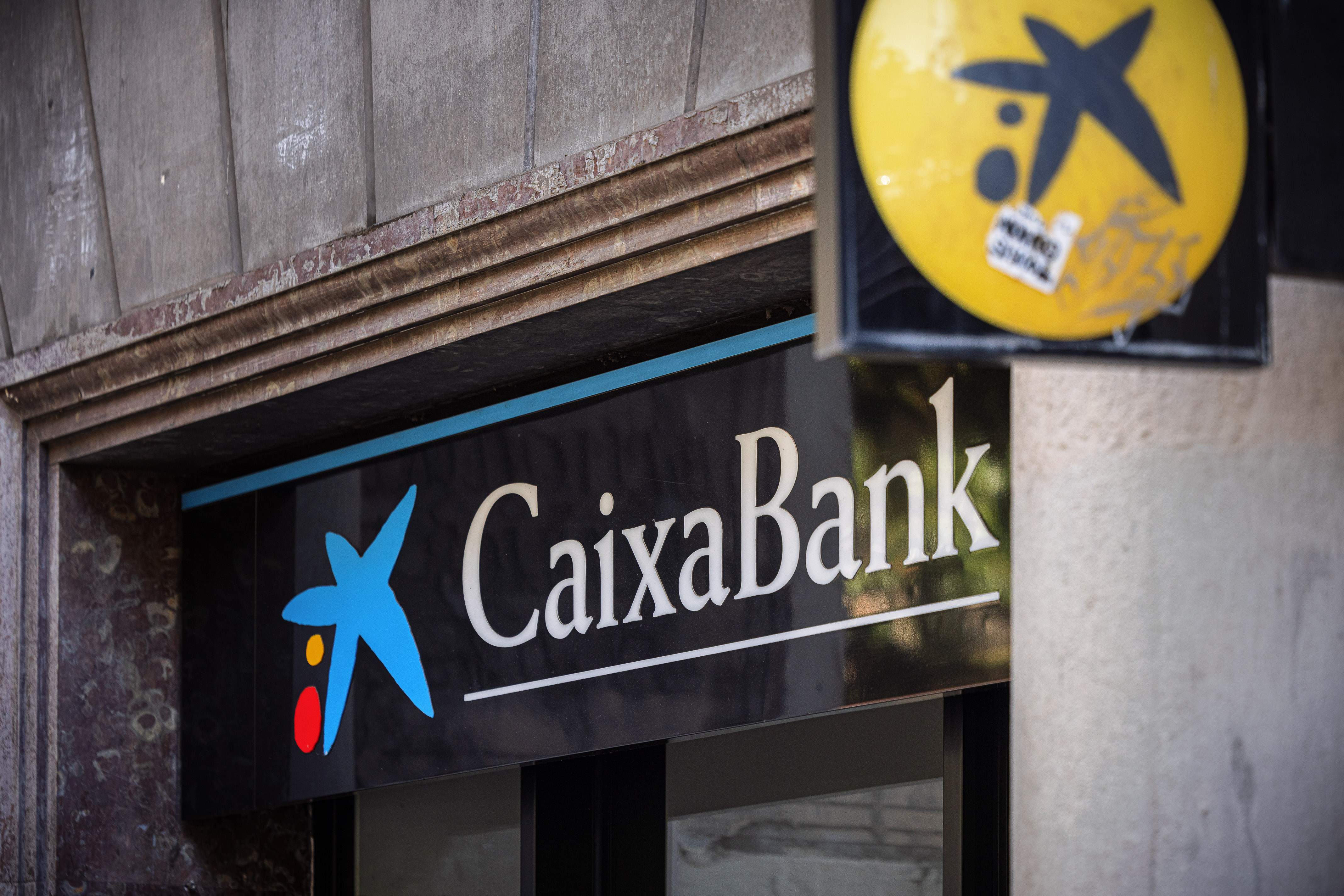 CaixaBank avança un 50% en el seu pla de recompra d'accions