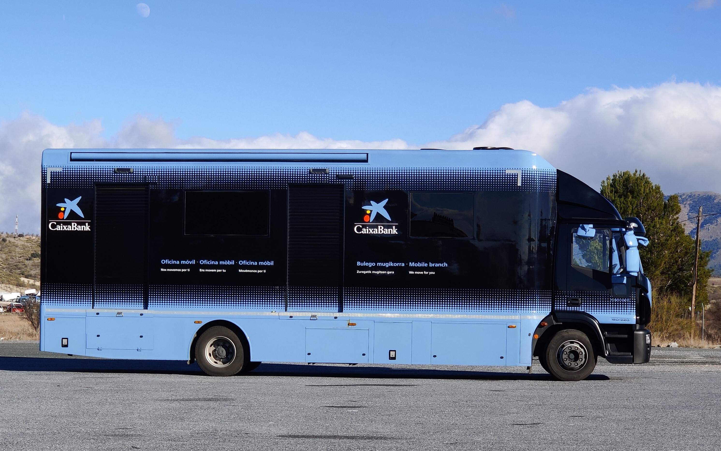 EuropaPress 6174598 ofimovil caixabank andalucia