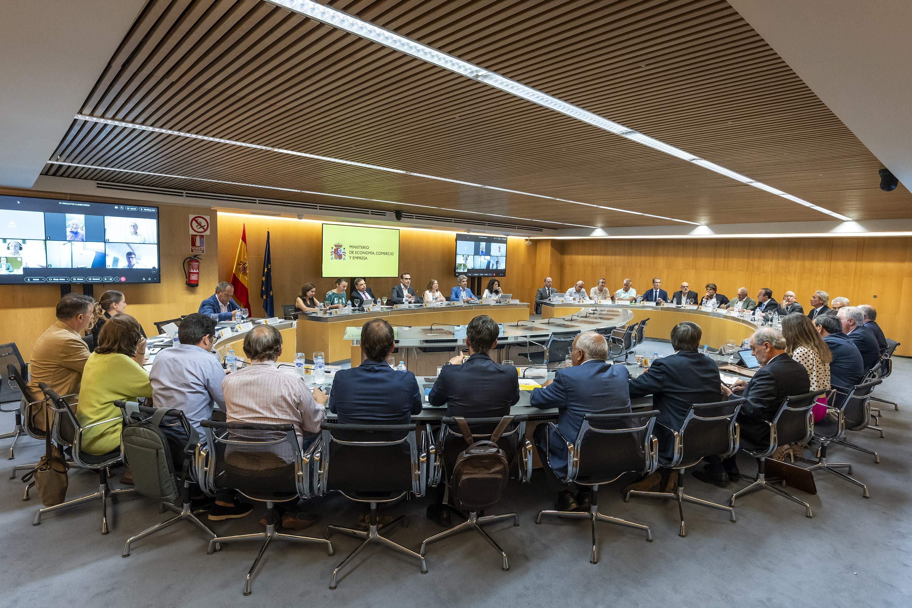 El Gobierno promete apoyo al sector alimentario por los aranceles