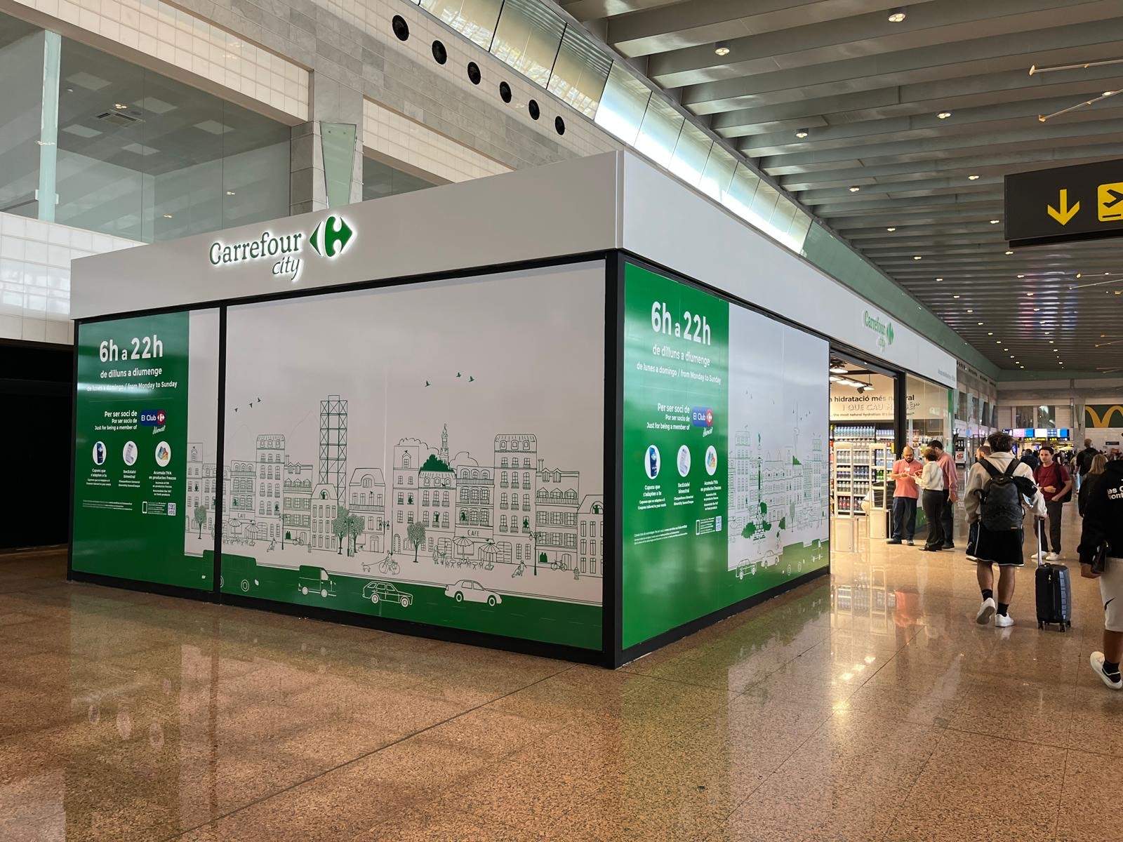 Carrefour aterriza en el aeropuerto de El Prat