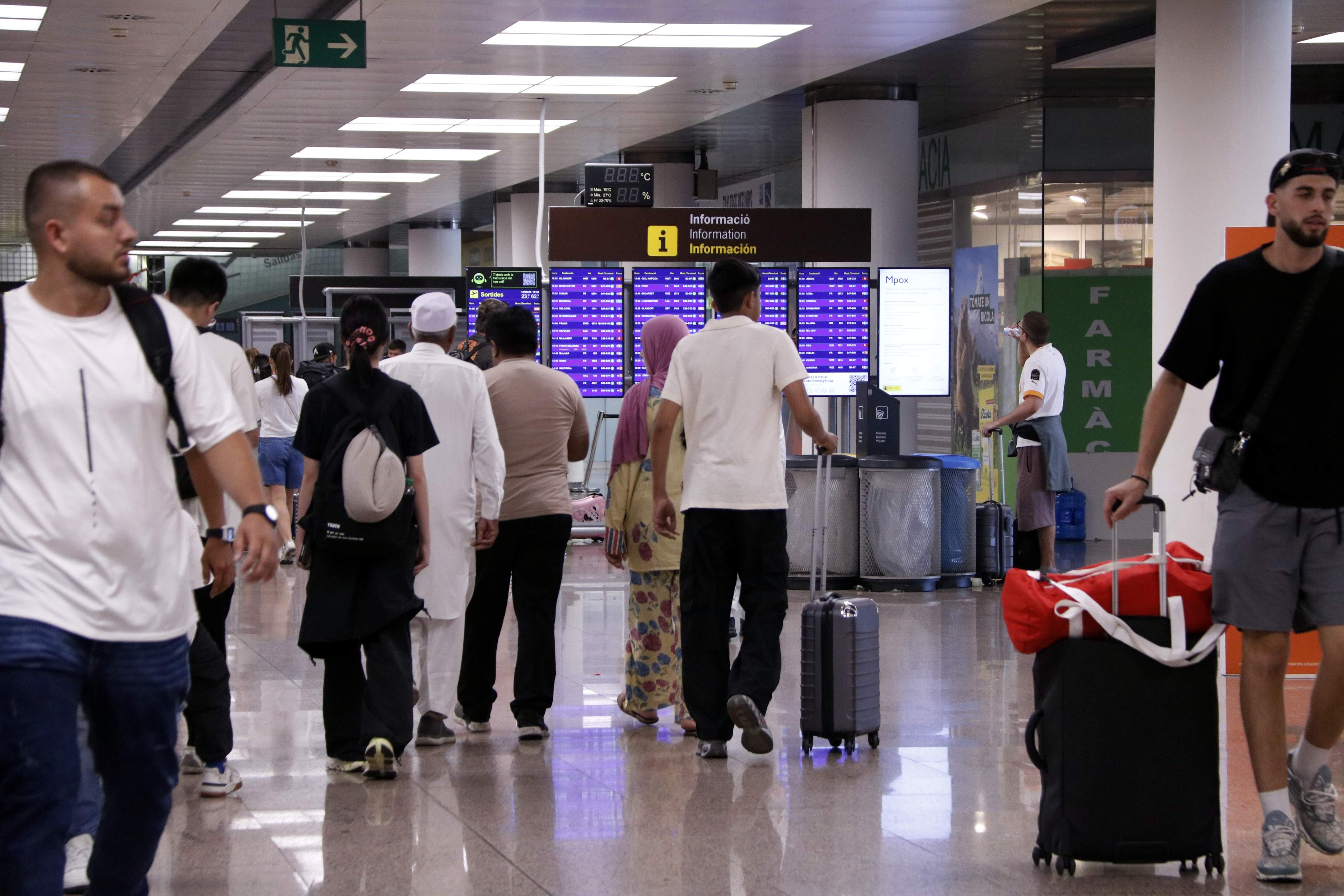 2,5 milions de passatgers internacionals van arribar en avió a Catalunya durant l’agost