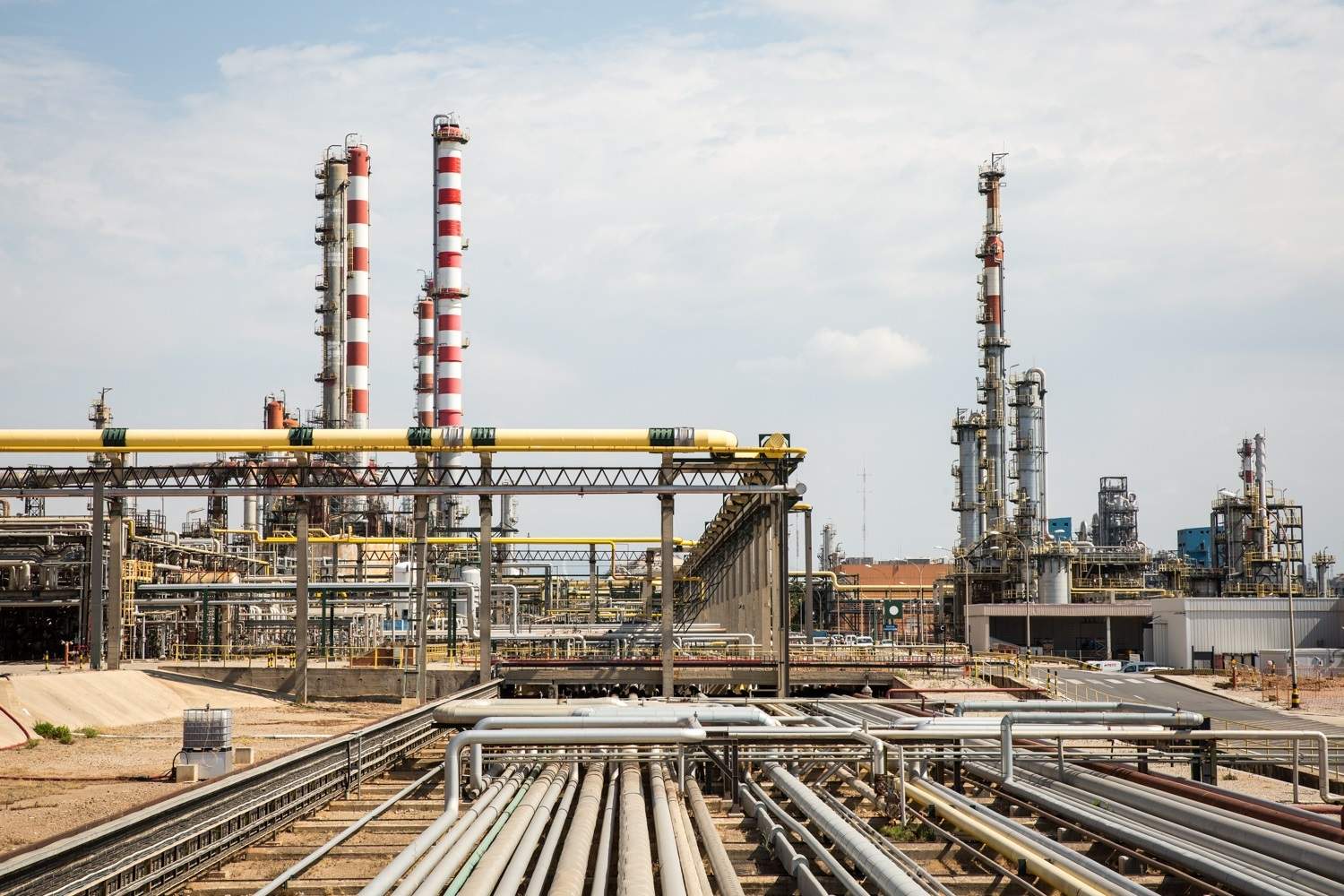 Repsol fabrica en Tarragona la primera gasolina 100% renovable