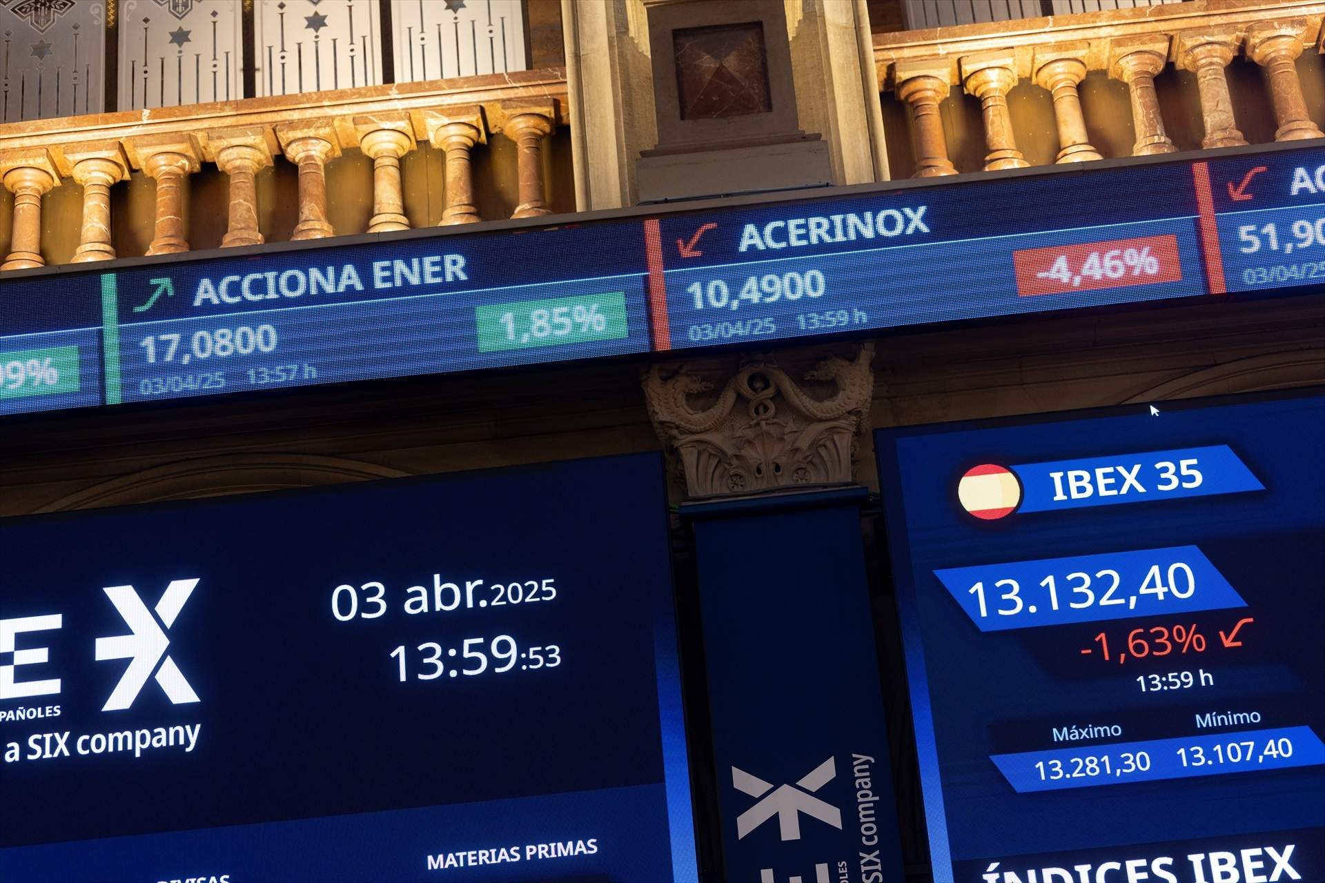 El Ibex-35 inicia sesión con una ligera bajada