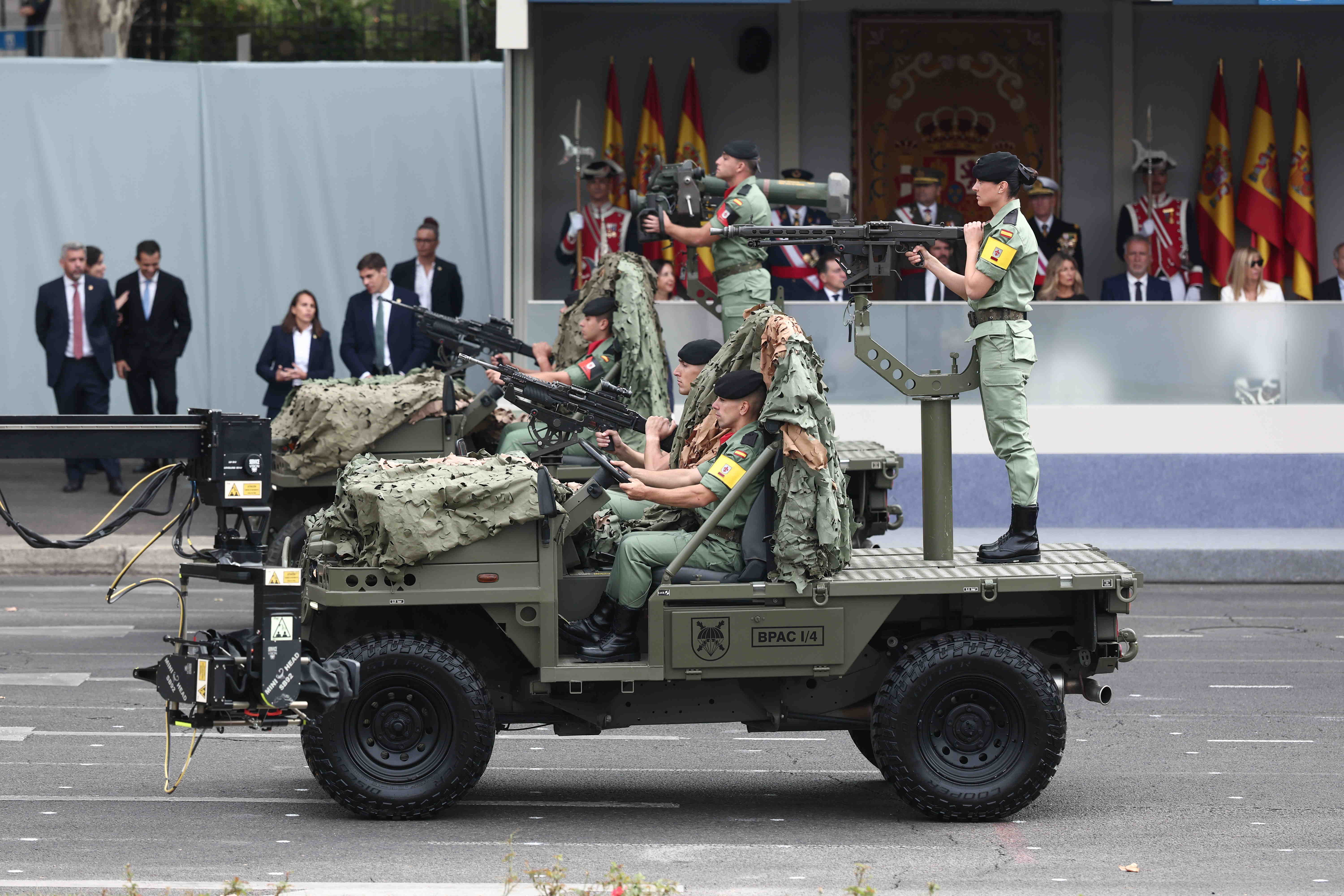 Los españoles, contrarios a subir impuestos para aumentar el gasto en Defensa