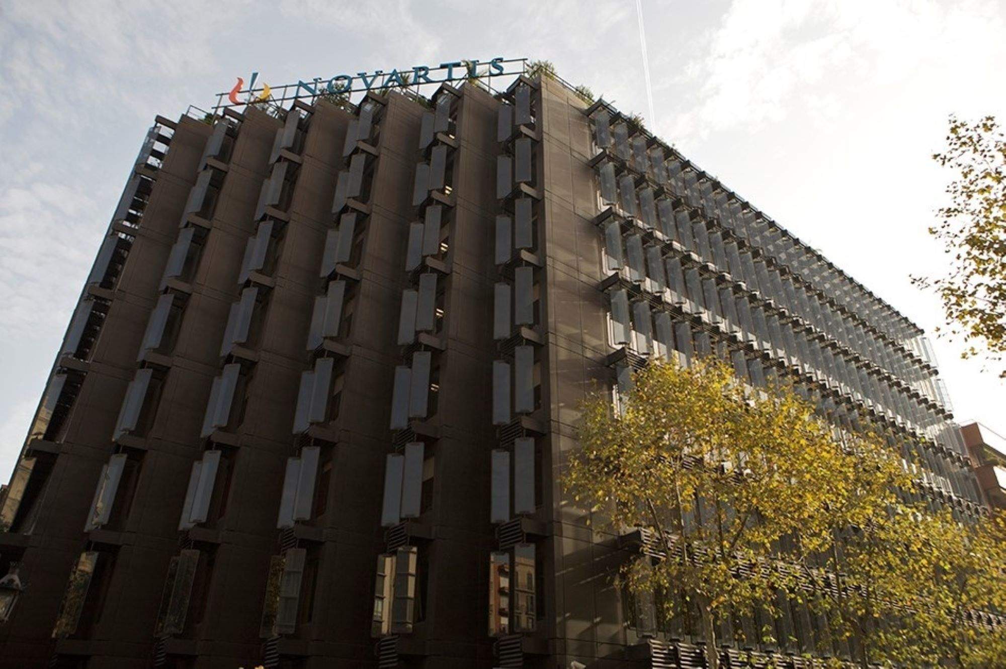 InmoCaixa es planteja comprar la seu de Novartis a Barcelona