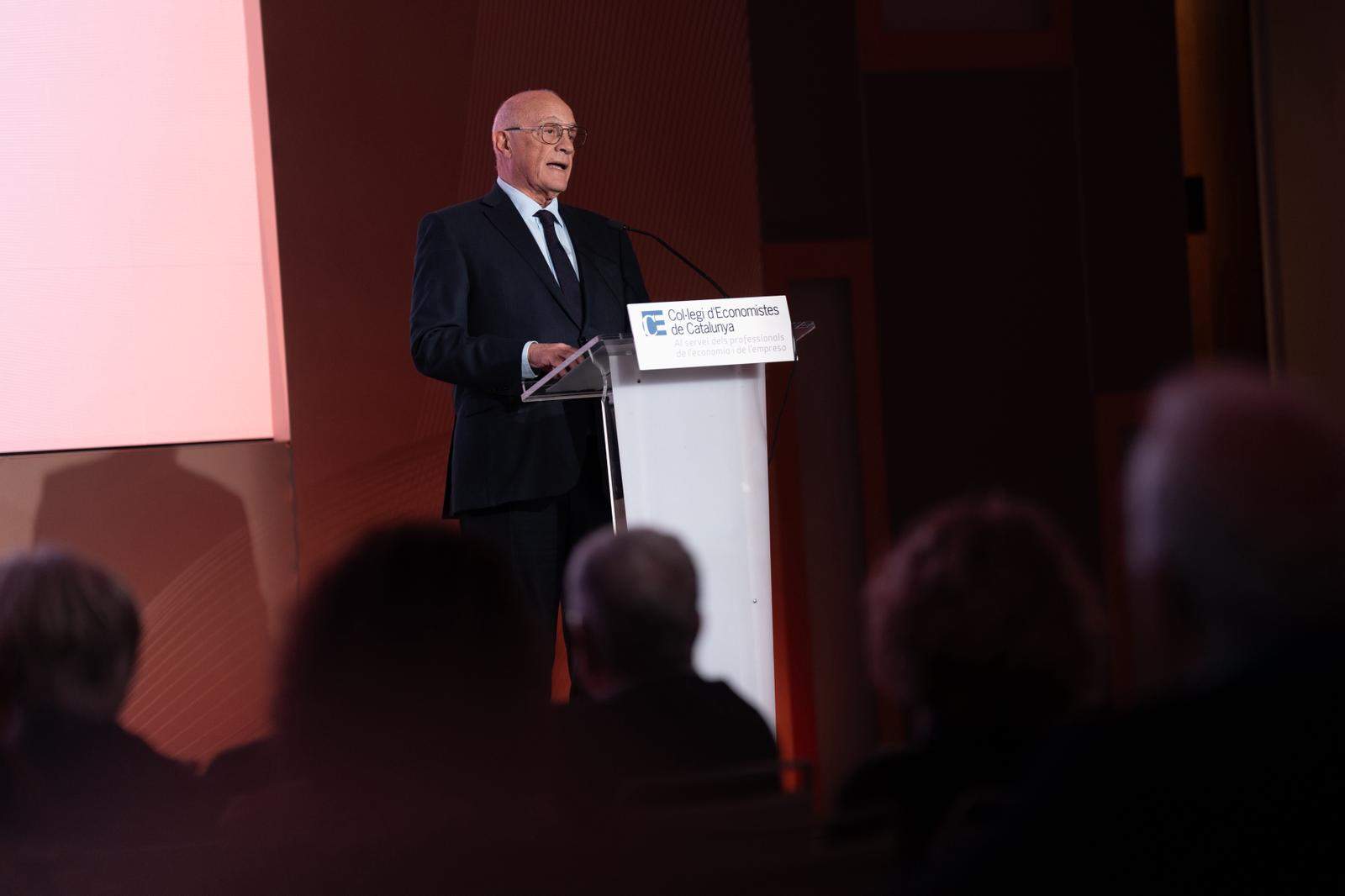 Josep Oliu (Sabadell): “Hacen falta bancos solventes que apoyen a las empresas, no bancos grandes”