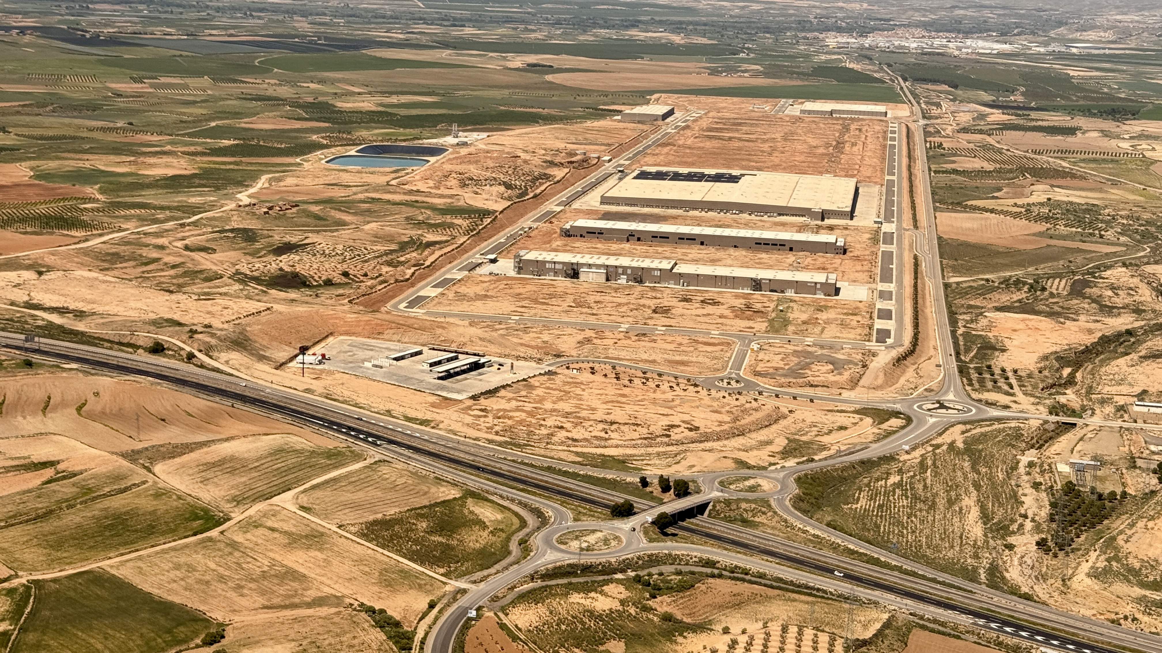 bonÀrea avanza la gran planta de Épila: está al 25% y fabricará leche y comida para mascotas