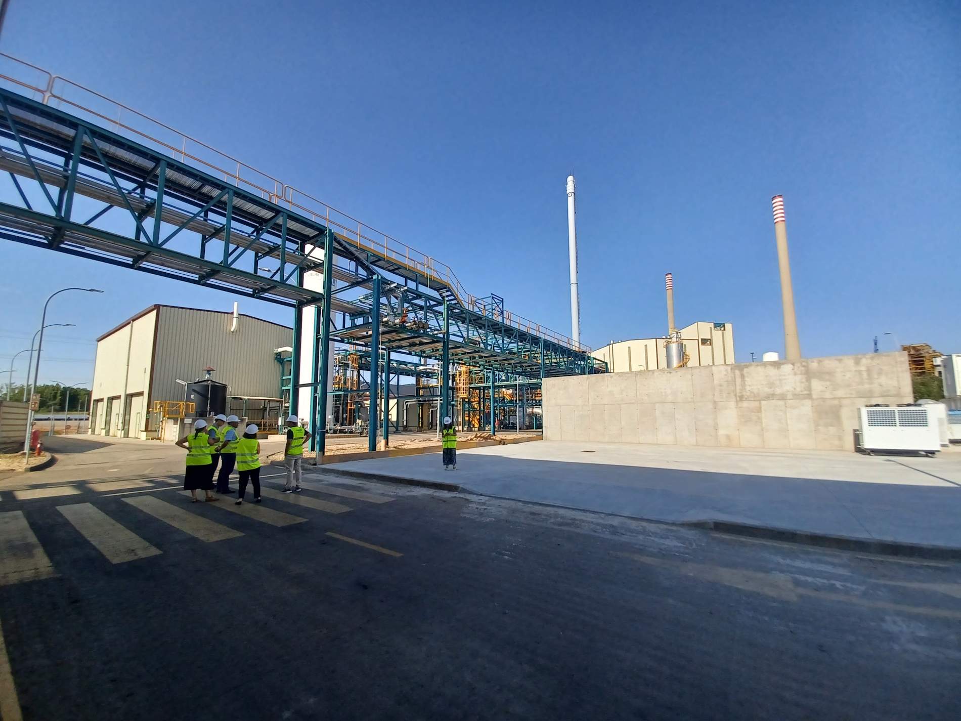 Convertir CO₂ en energía limpia para la industria: la revolución que ya está en marcha