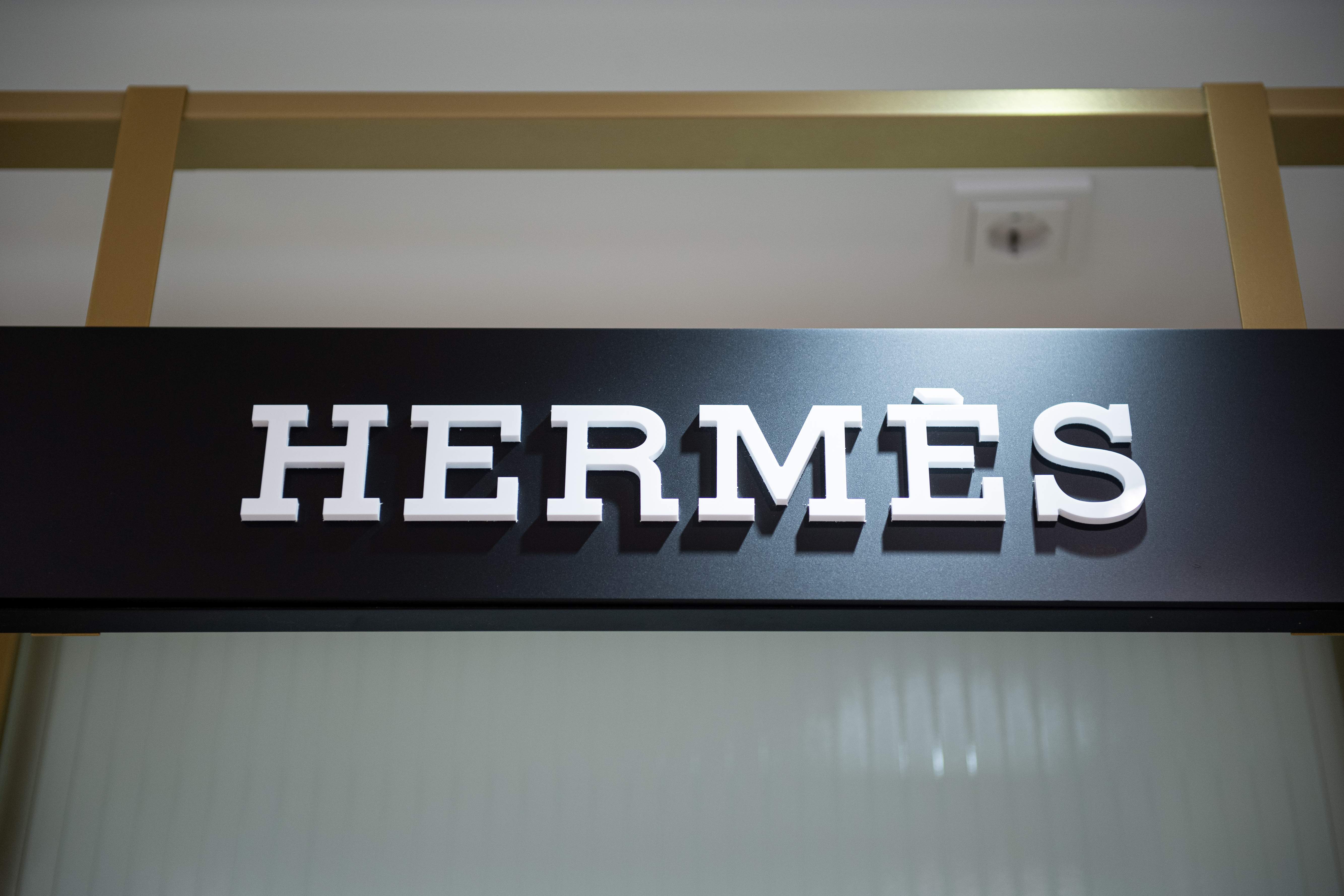 Un hereu d'Hermès reclama a LVMH i al seu CEO 14.000 milions d'indemnització