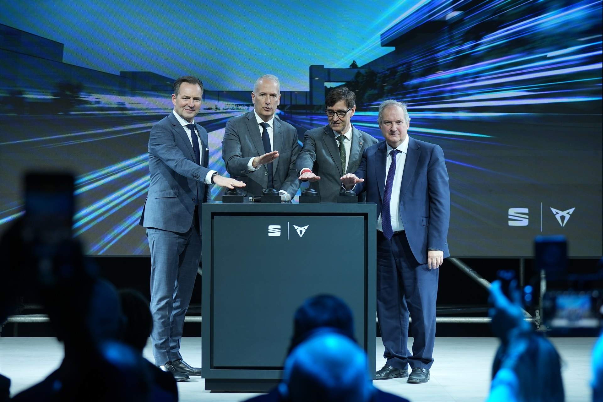 Seat estrena la planta de ensamblaje de baterías de Martorell