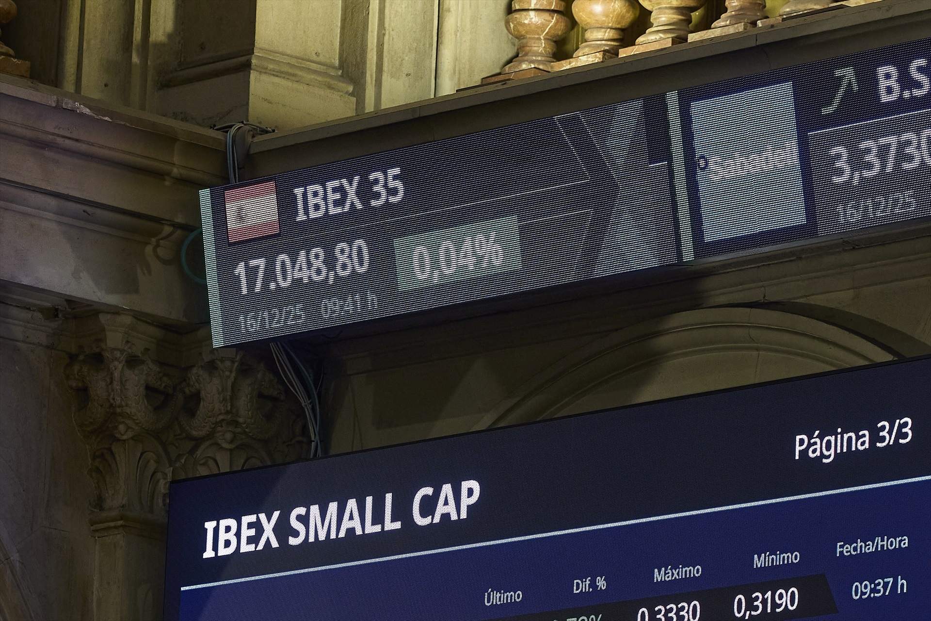 El Ibex-35 abre la última sesión del año con una caída del 0,24%