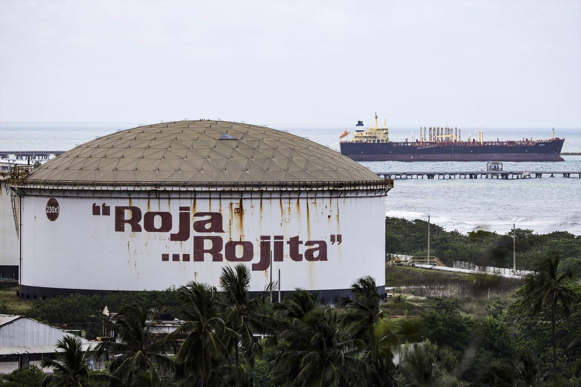 EuropaPress 7201350 filed 21 december 2025 venezuela puerto cabello view of storage tank for
