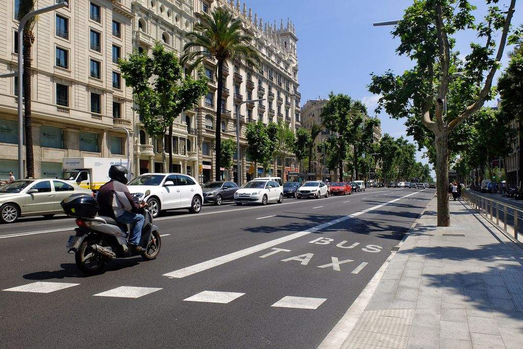 Tram de l'avinguda Diagonal, a Barcelona. Foto Vicente Zambrano