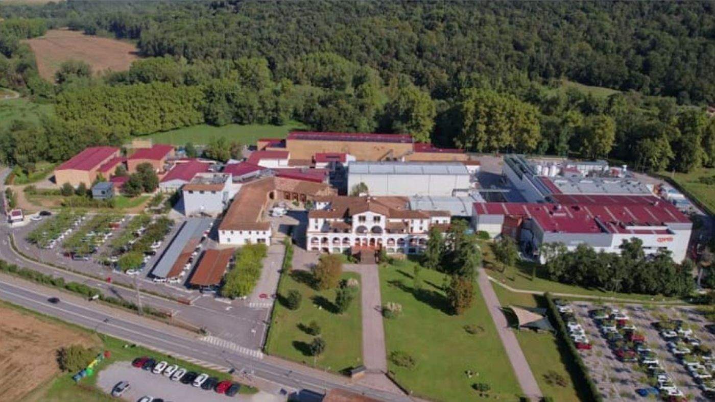 Zoetis invierte 100 millones en Olot en la planta de medicina animal y contratará a 100 personas