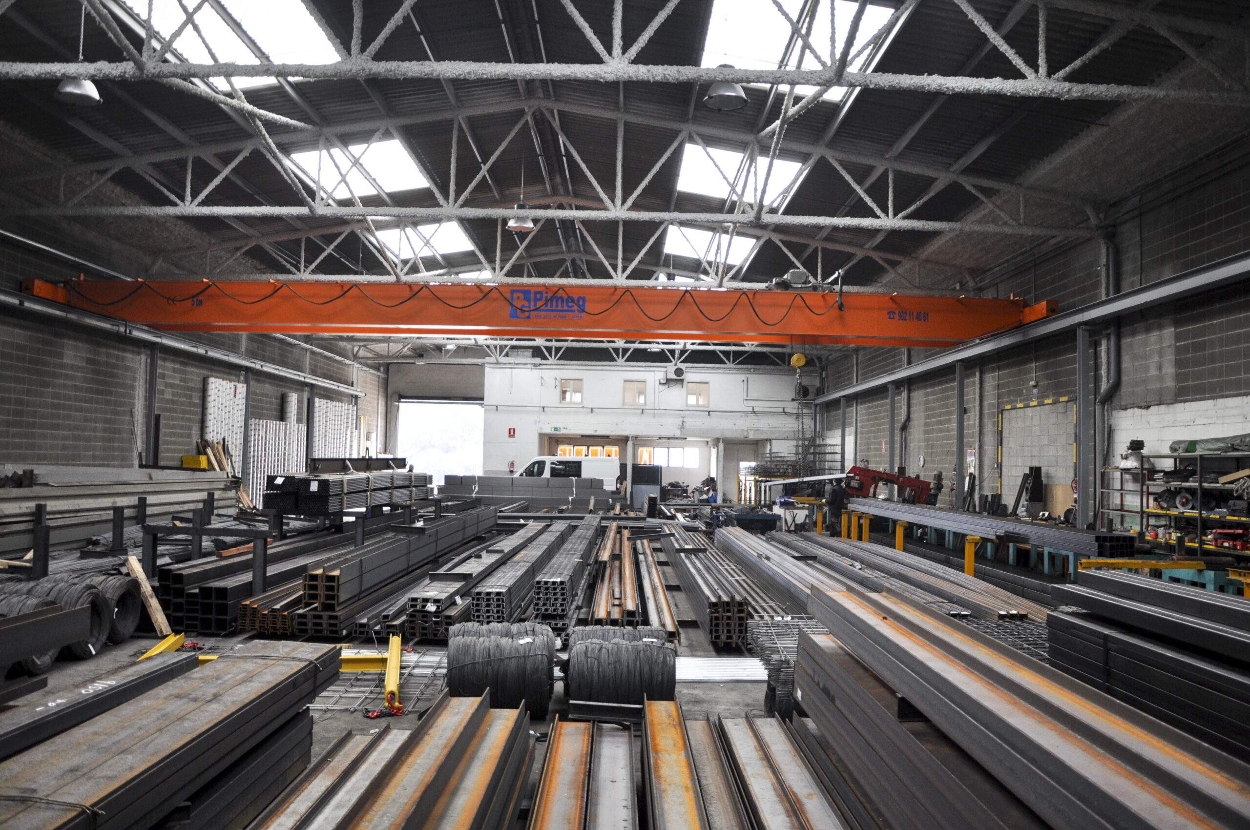 L'empresa metal·lúrgica Ferros i Acers del Vallès, fabricant de productes siderúrgics, de Palau-solità i Plegamans. 