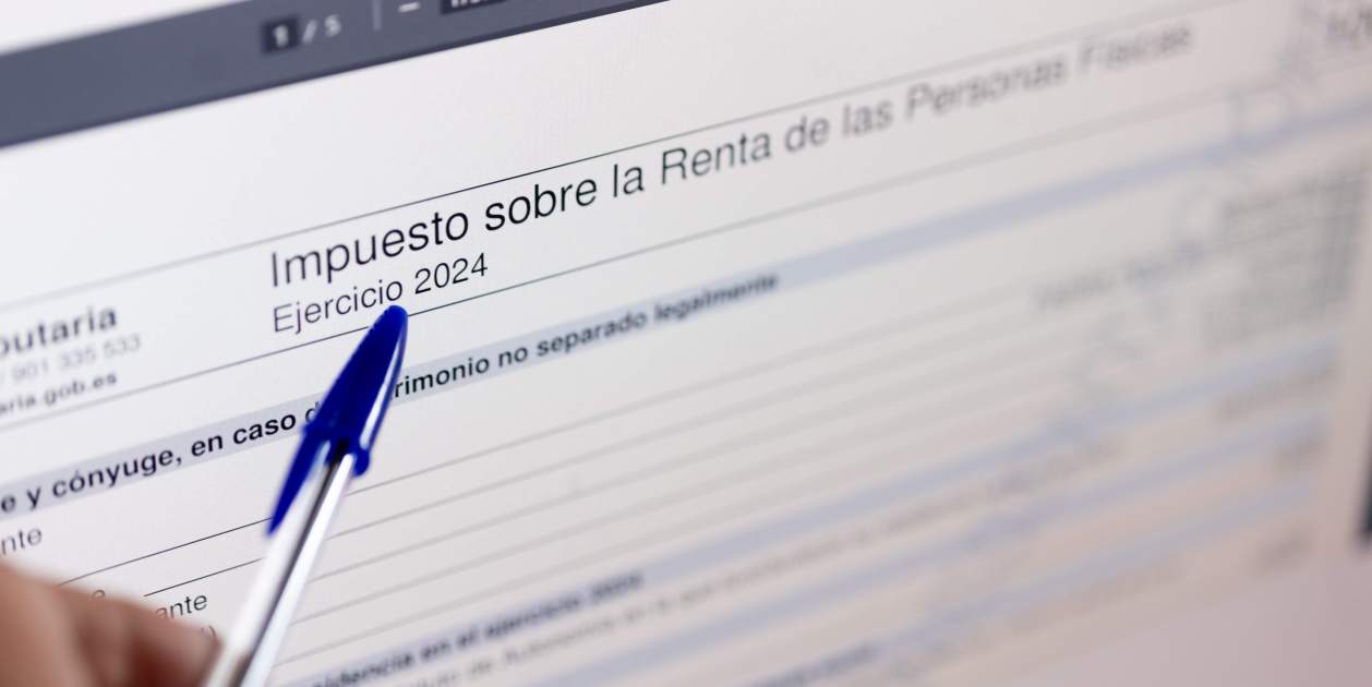 Cómo saber si la declaración de la renta 2025 te sale a pagar o a devolver?
