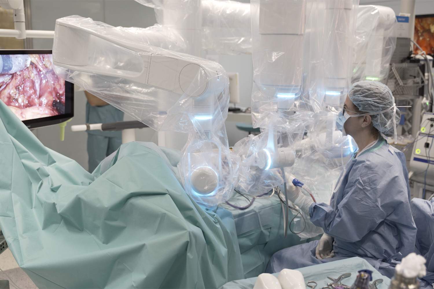 Rob Surgical da el pistoletazo de salida a la producción en serie del robot quirúrgico Bitrack