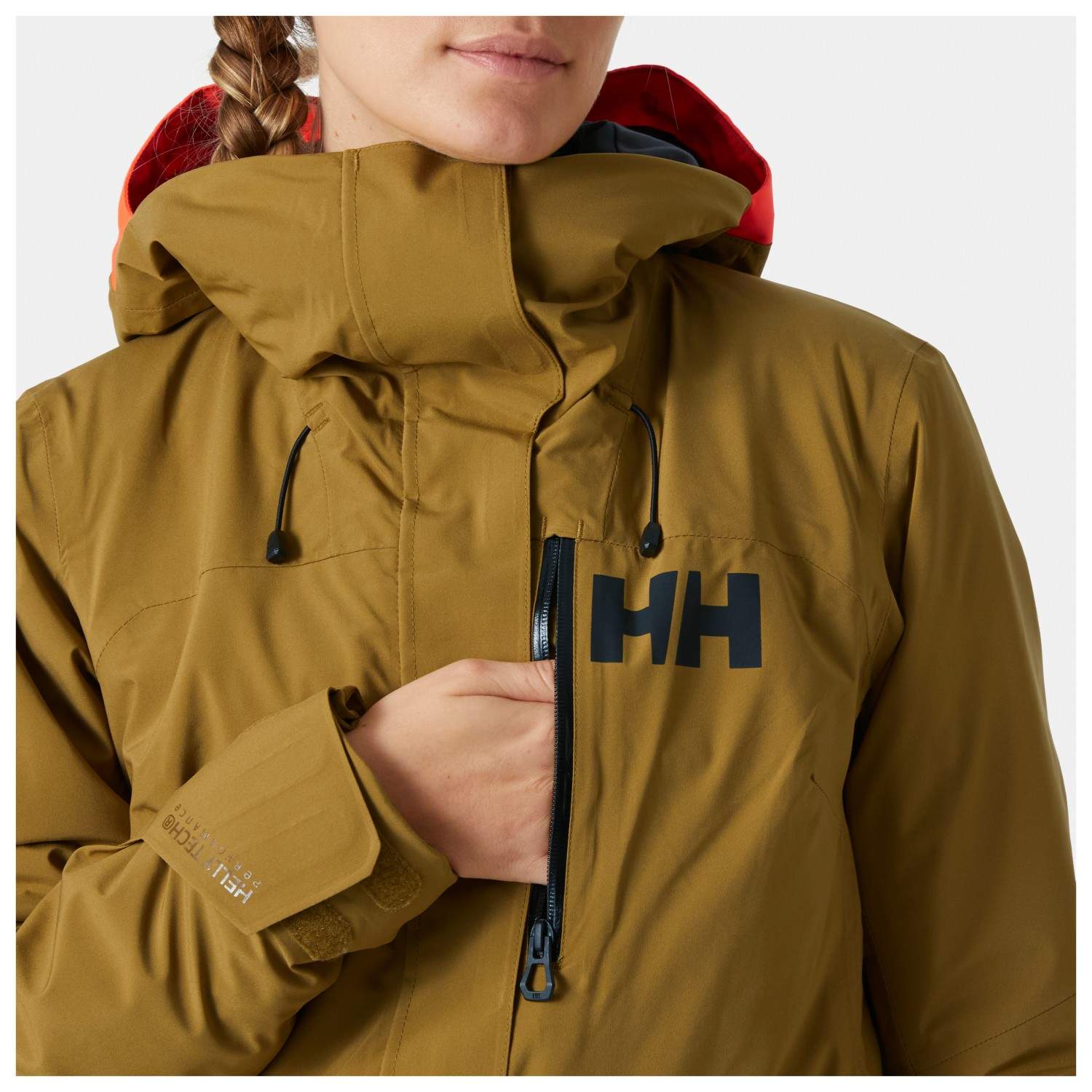 La fiebre por vestir una chaqueta Helly Hansen triunfa entre la ultraderecha europea